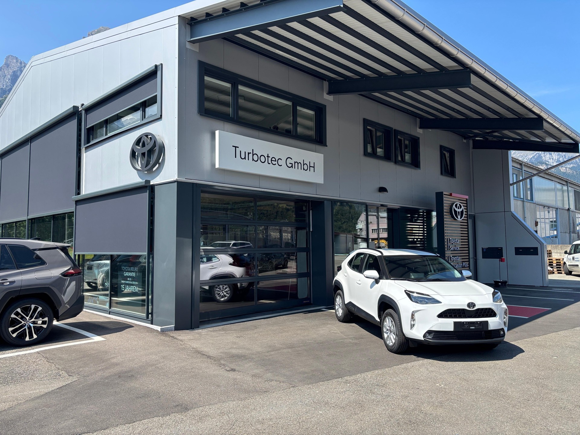 TOYOTA Yaris Cross 1.5 VVT-i HSD Comfort AWD-i-image-5