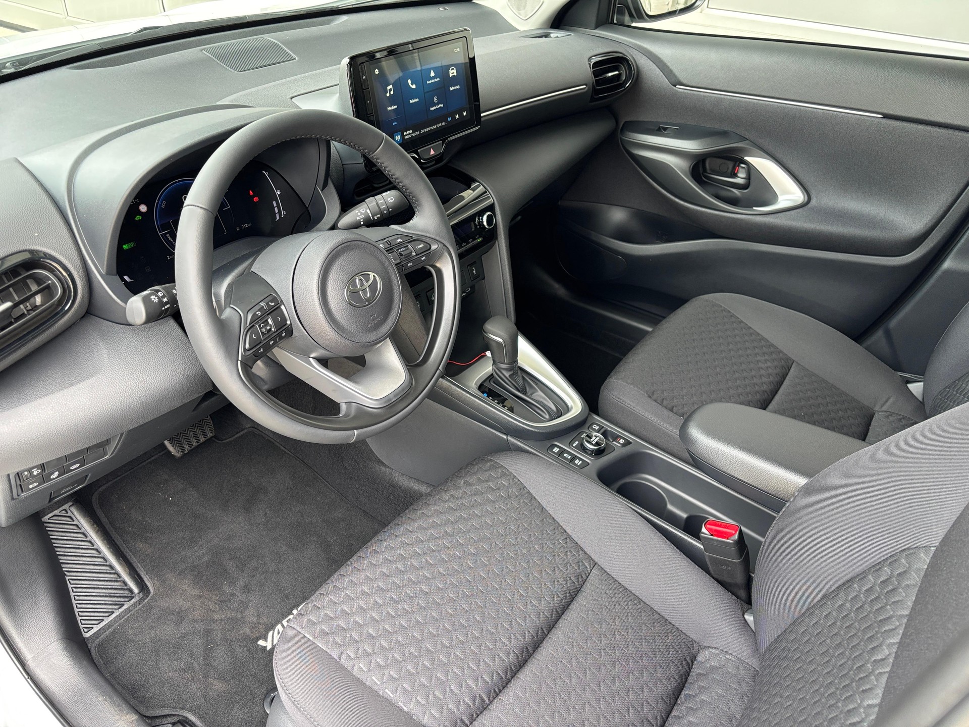 TOYOTA Yaris Cross 1.5 VVT-i HSD Comfort AWD-i-image-7