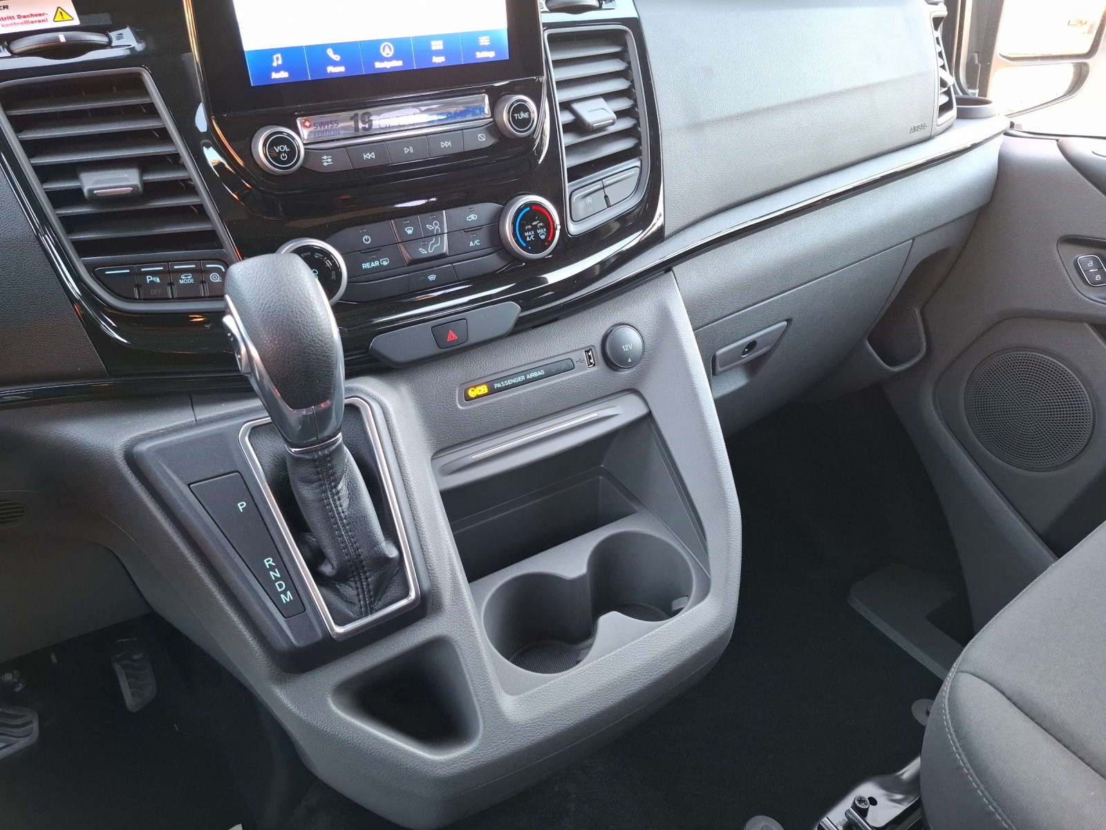 FORD Transit Custom 2.0 TDCi 320 L1 S-Camper-image-7