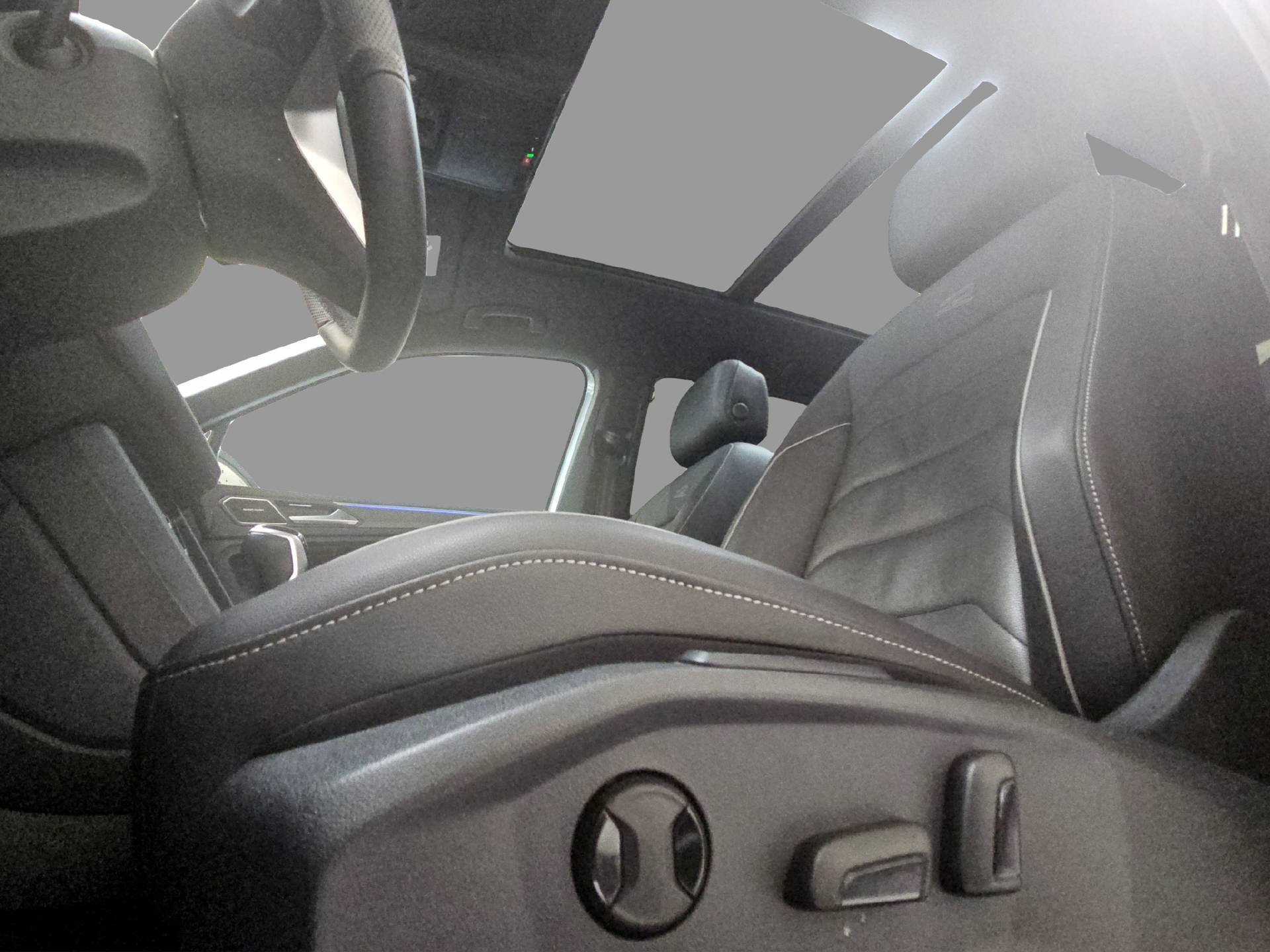 VW Tiguan 2.0 TDI SCR R-Line DSG-image-12