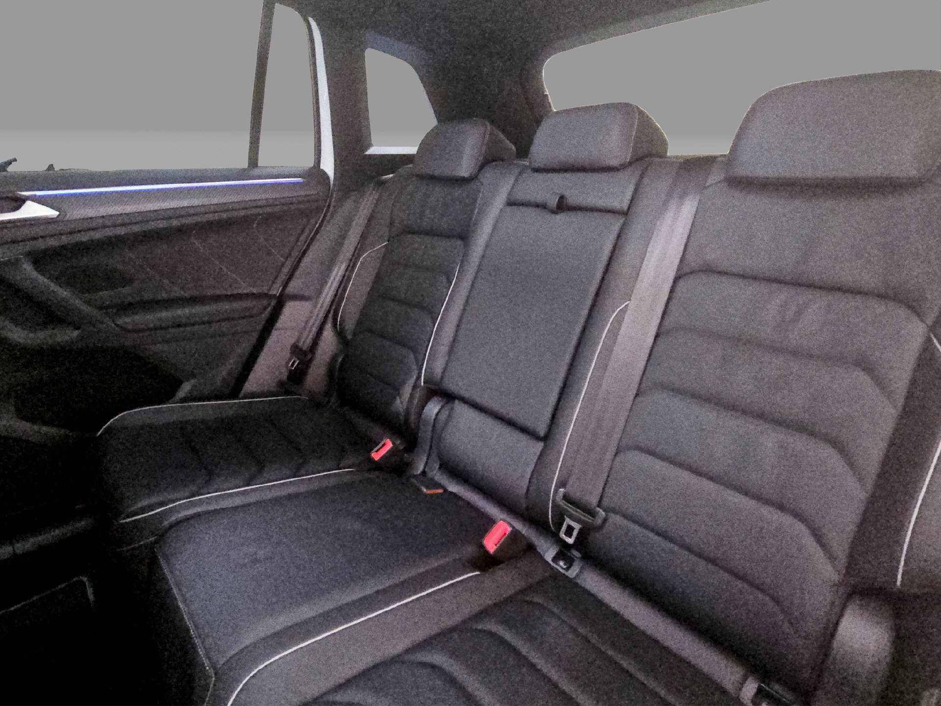 VW Tiguan 2.0 TDI SCR R-Line DSG-image-13