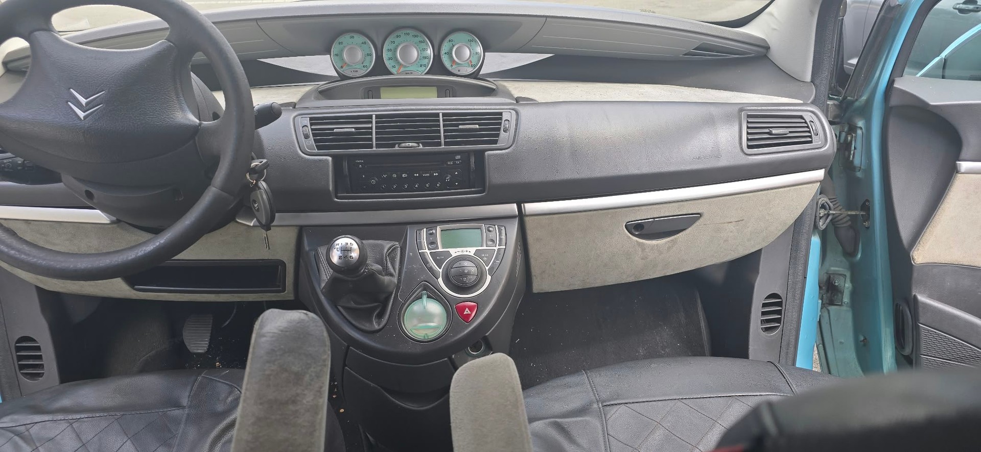 CITROEN C8 2.2 16V HDi Exclusive-image-9