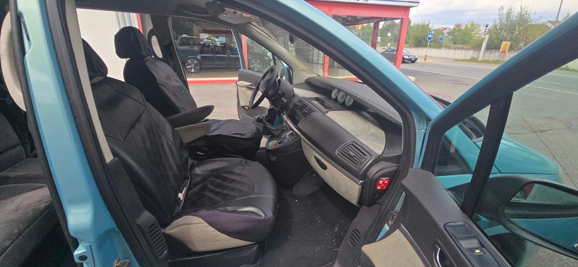 CITROEN C8 2.2 16V HDi Exclusive-image-12