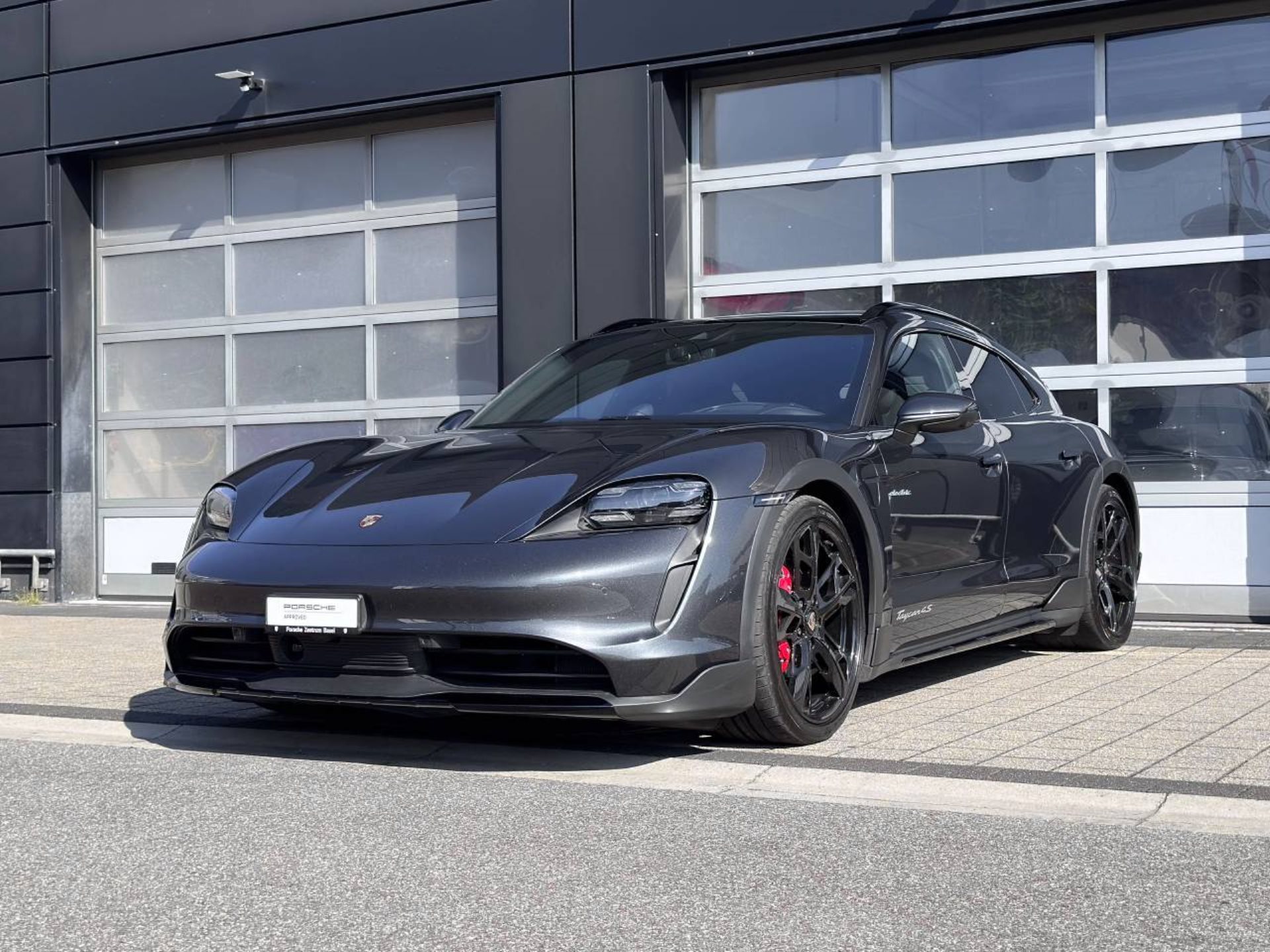 PORSCHE Taycan 4S Cross Turismo-image-11