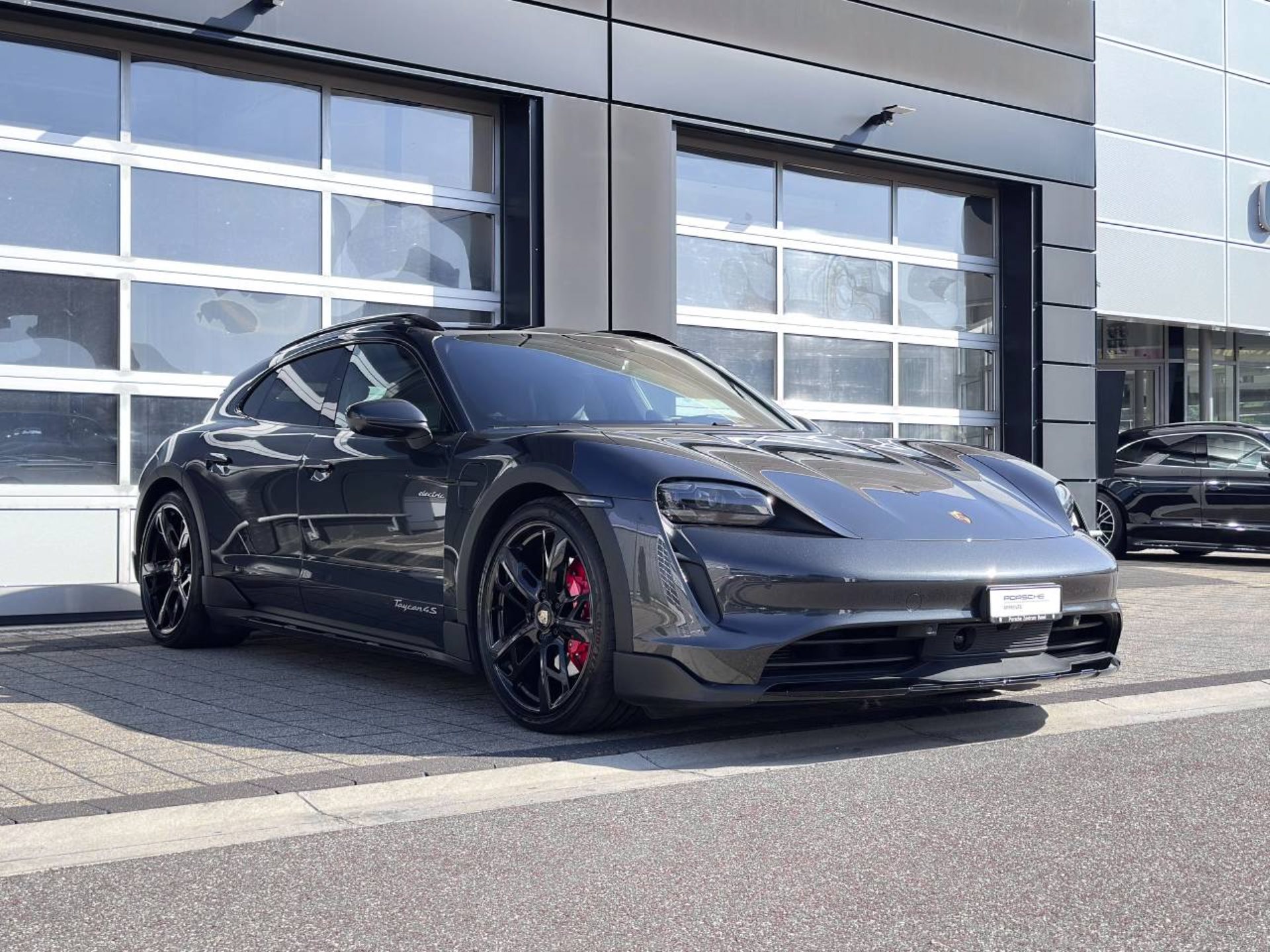 PORSCHE Taycan 4S Cross Turismo-image-8