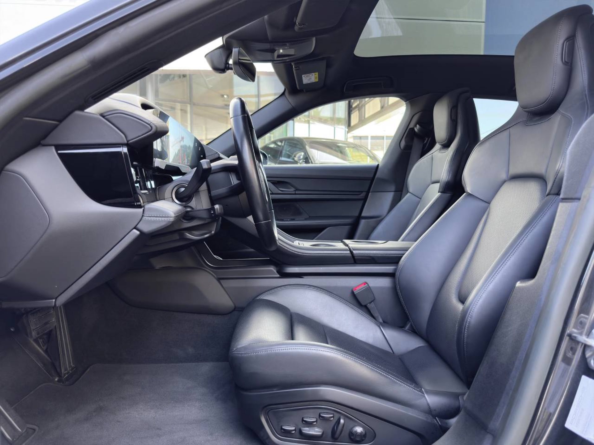 PORSCHE Taycan 4S Cross Turismo-image-4