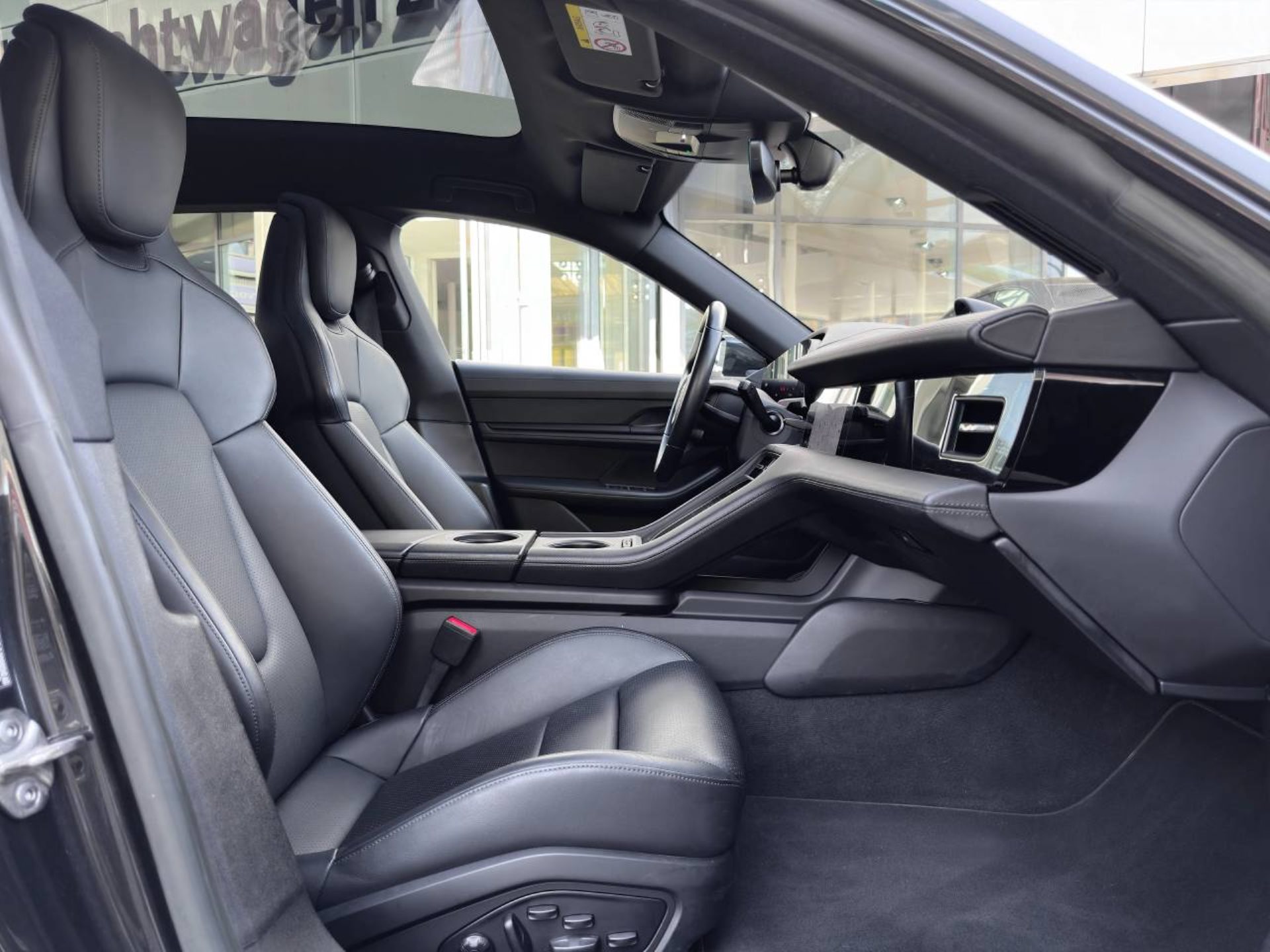 PORSCHE Taycan 4S Cross Turismo-image-20