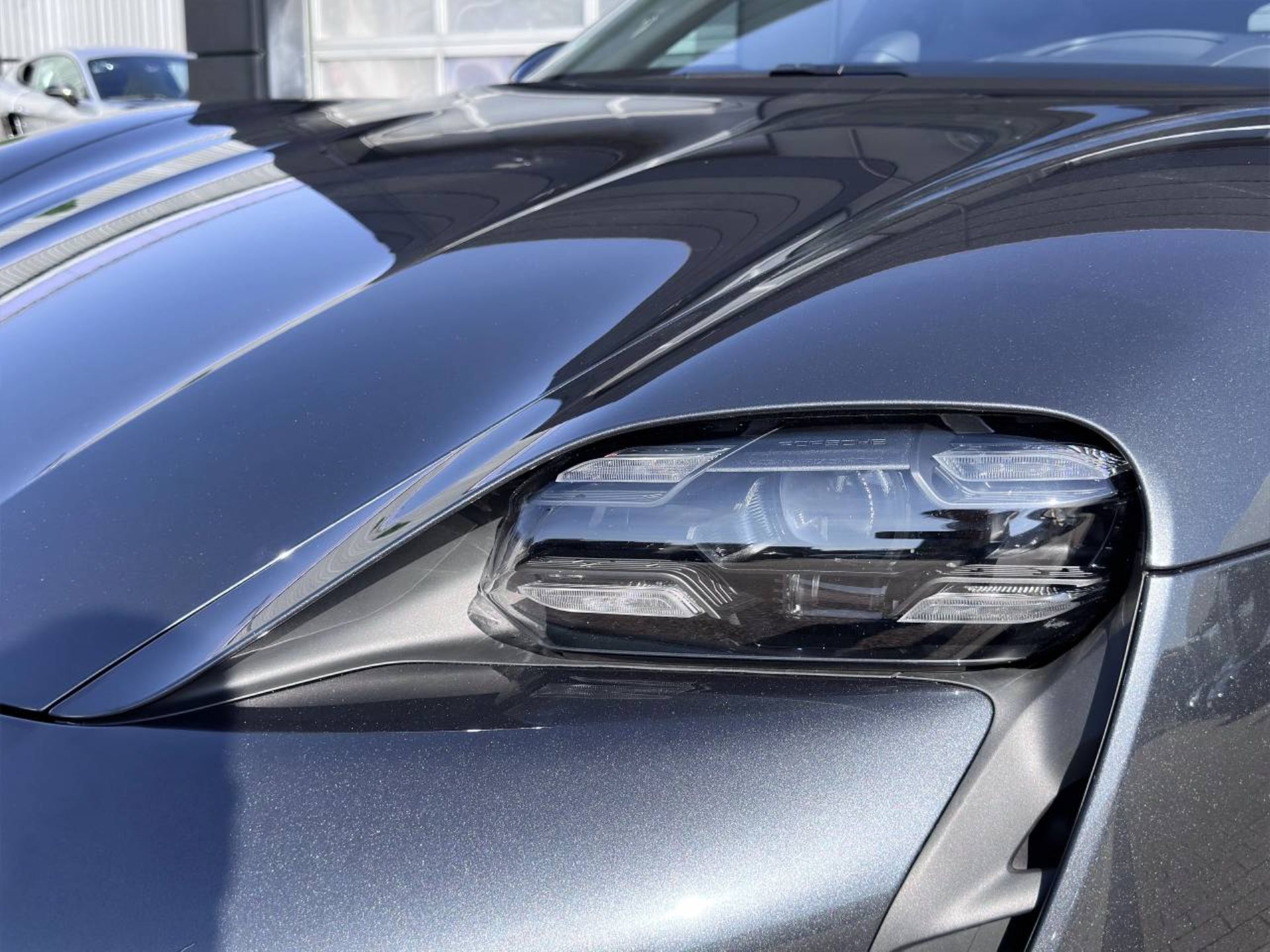 PORSCHE Taycan 4S Cross Turismo-image-30