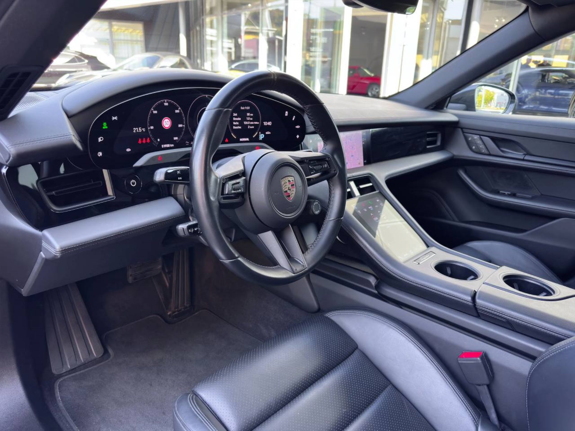 PORSCHE Taycan 4S Cross Turismo-image-3