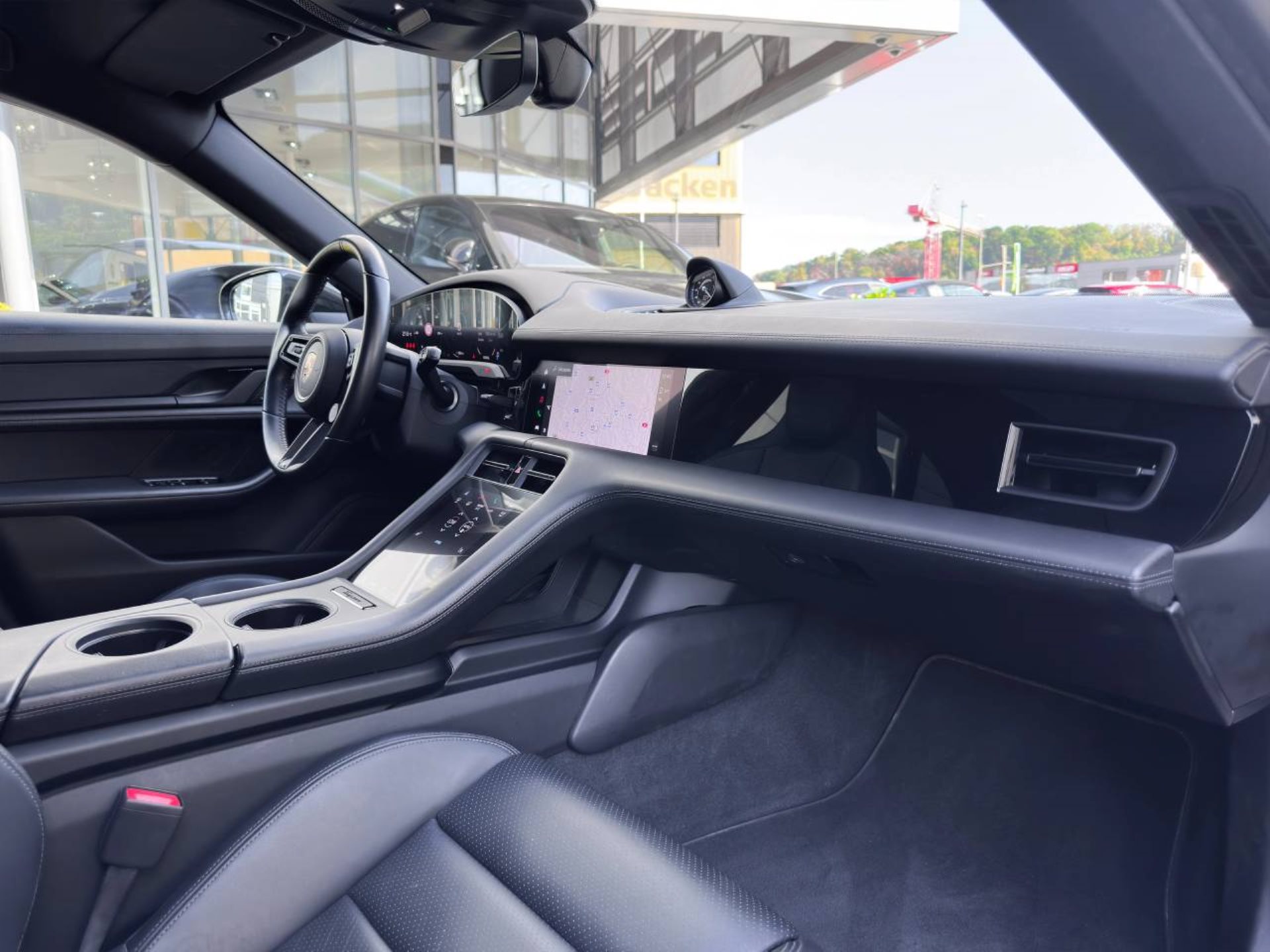 PORSCHE Taycan 4S Cross Turismo-image-19