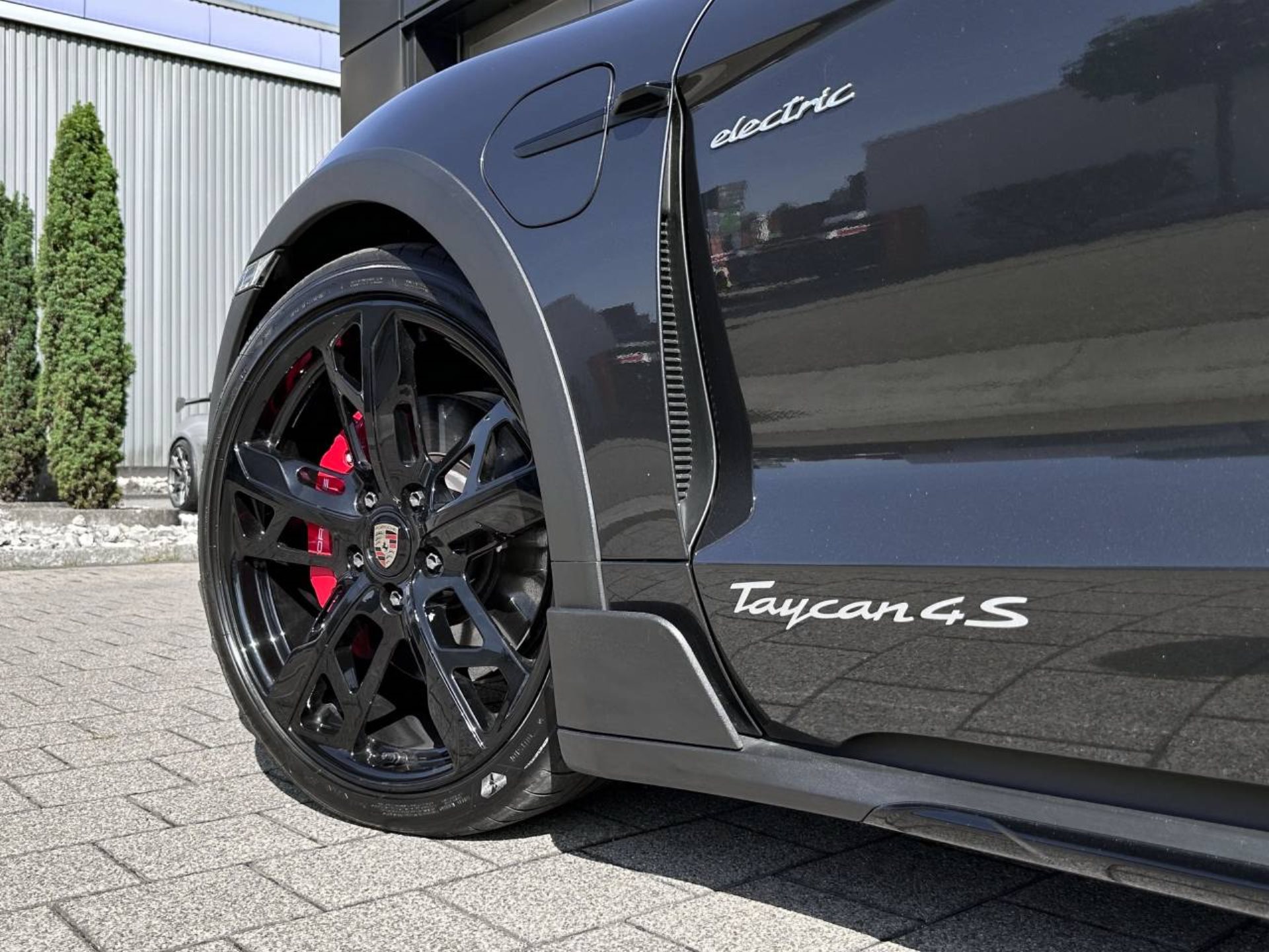 PORSCHE Taycan 4S Cross Turismo-image-27