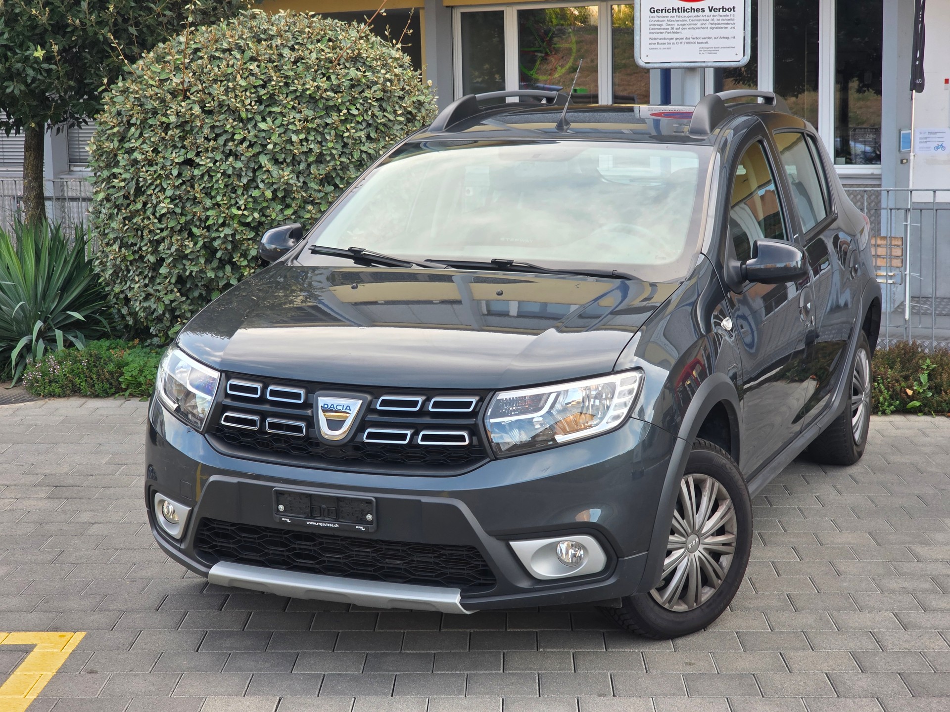 DACIA Sandero Tce 90 STEPWAY Lauréate FACELIFT*FRISCH MFK UND SERVICE*8 FACH RÄDER*-image-1