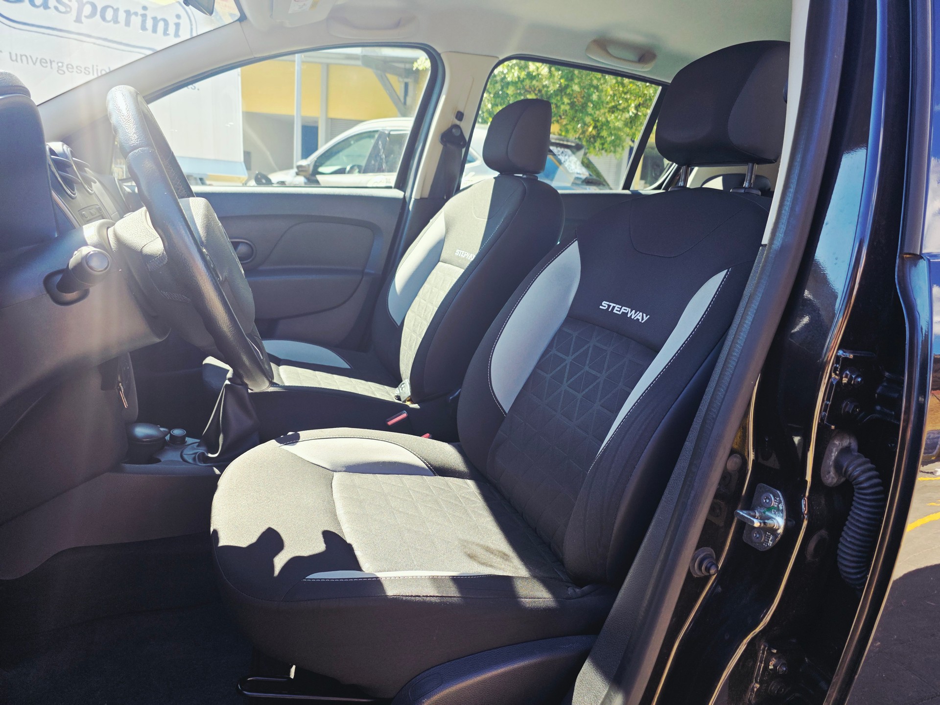 DACIA Sandero 1.5 dCi STEPWAY LAUREATE*FRISCH MFK UND AB GROSSEM SERVICE*8 FACH RÄDER*-image-12