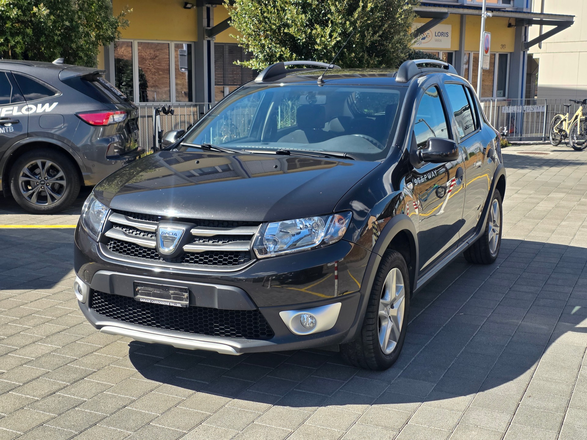 DACIA Sandero 1.5 dCi STEPWAY LAUREATE*FRISCH MFK UND AB GROSSEM SERVICE*8 FACH RÄDER*-image-2