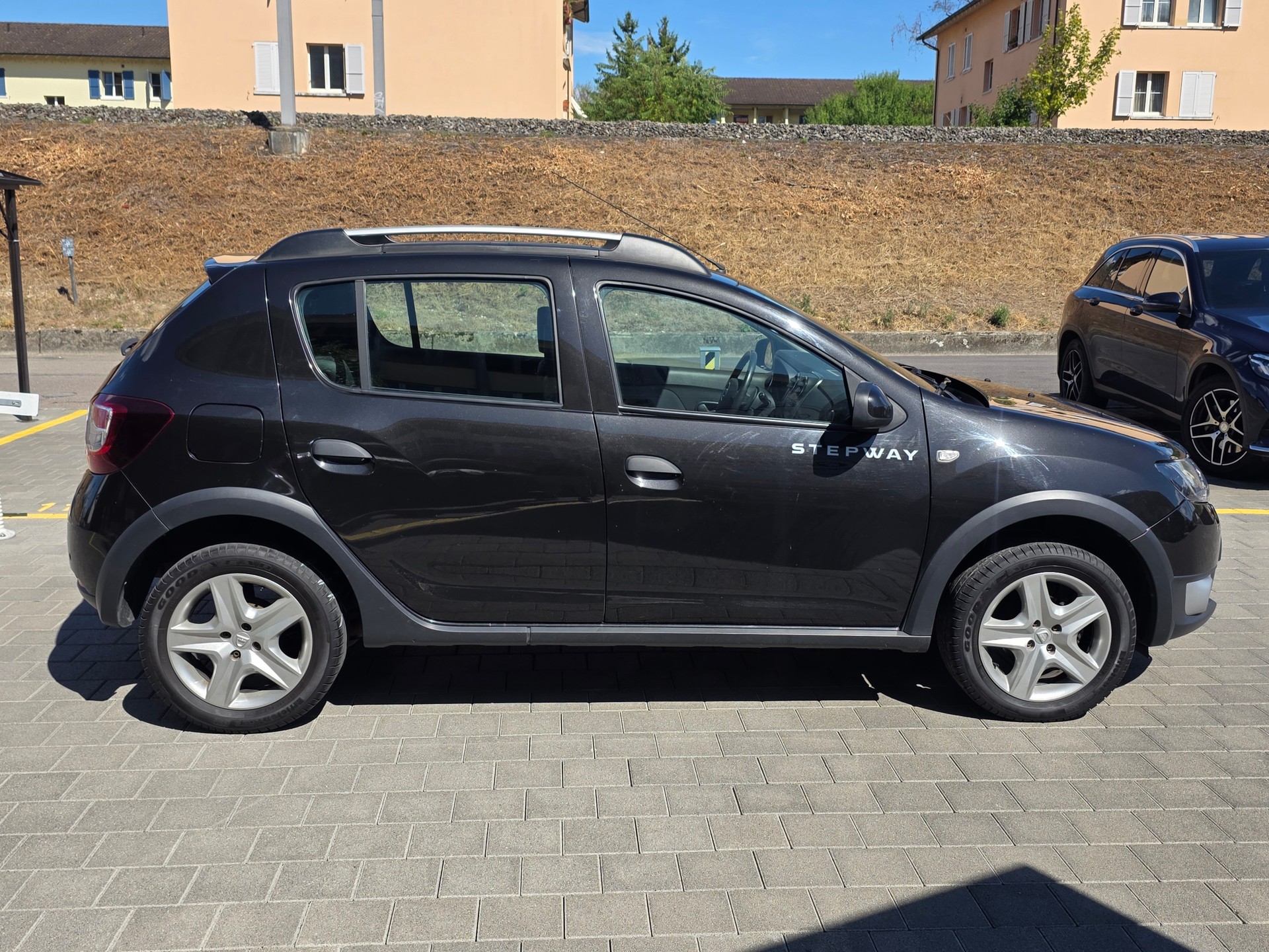 DACIA Sandero 1.5 dCi STEPWAY LAUREATE*FRISCH MFK UND AB GROSSEM SERVICE*8 FACH RÄDER*-image-3