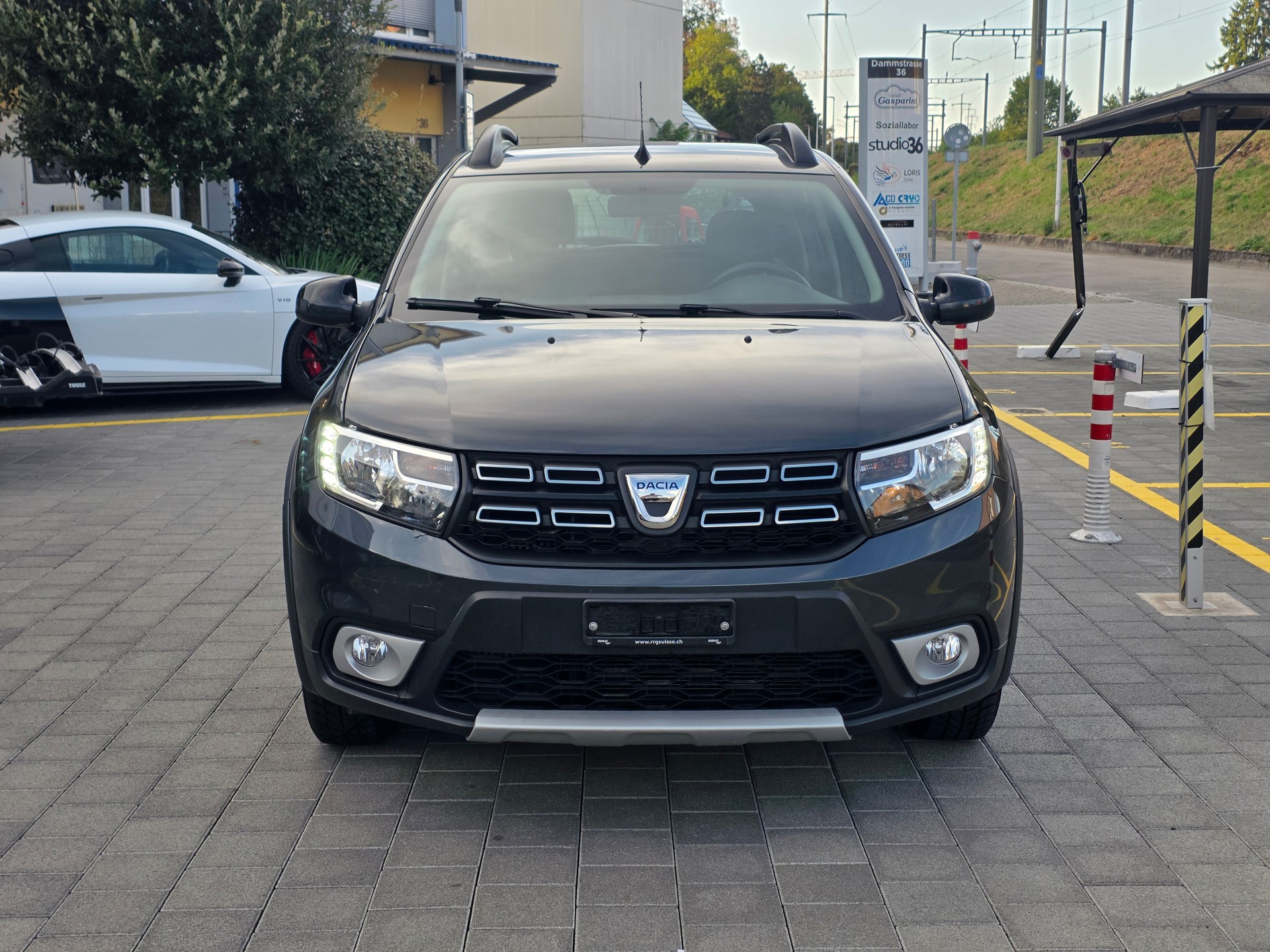 DACIA Sandero Tce 90 STEPWAY Lauréate FACELIFT*FRISCH MFK UND SERVICE*8 FACH RÄDER*-image-3