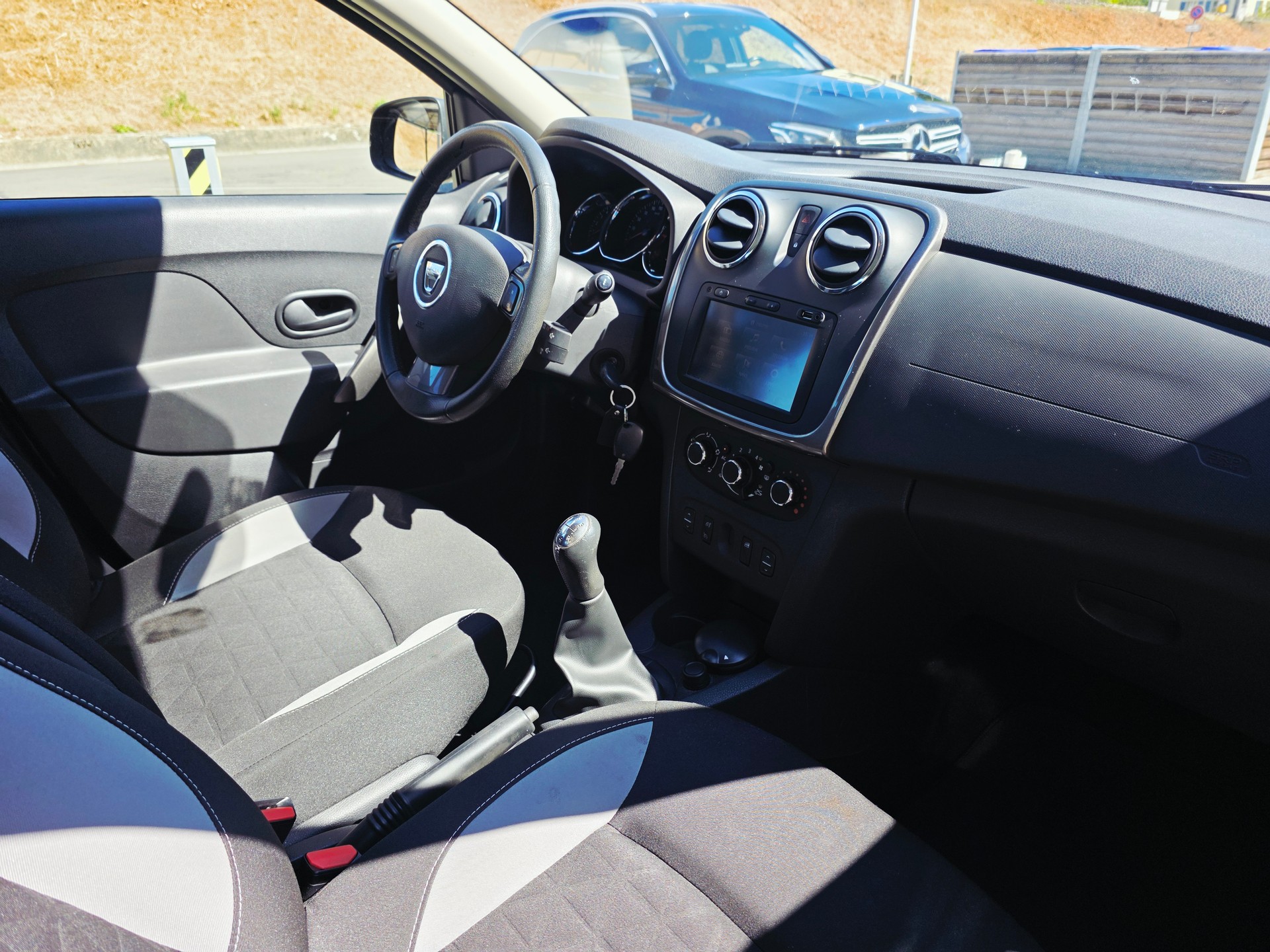 DACIA Sandero 1.5 dCi STEPWAY LAUREATE*FRISCH MFK UND AB GROSSEM SERVICE*8 FACH RÄDER*-image-11