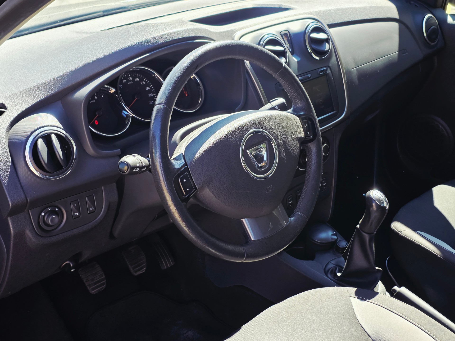 DACIA Sandero 1.5 dCi STEPWAY LAUREATE*FRISCH MFK UND AB GROSSEM SERVICE*8 FACH RÄDER*-image-7