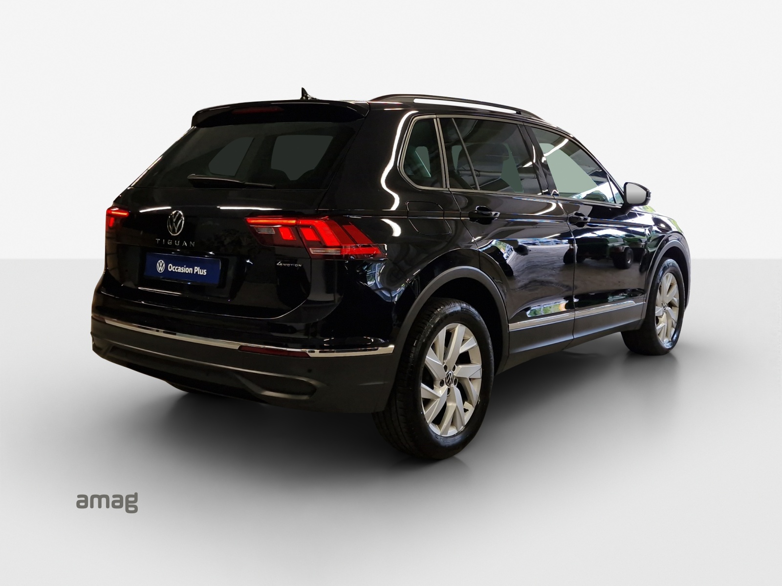VW Tiguan 2.0 TDI SCR Life 4Motion DSG-image-4