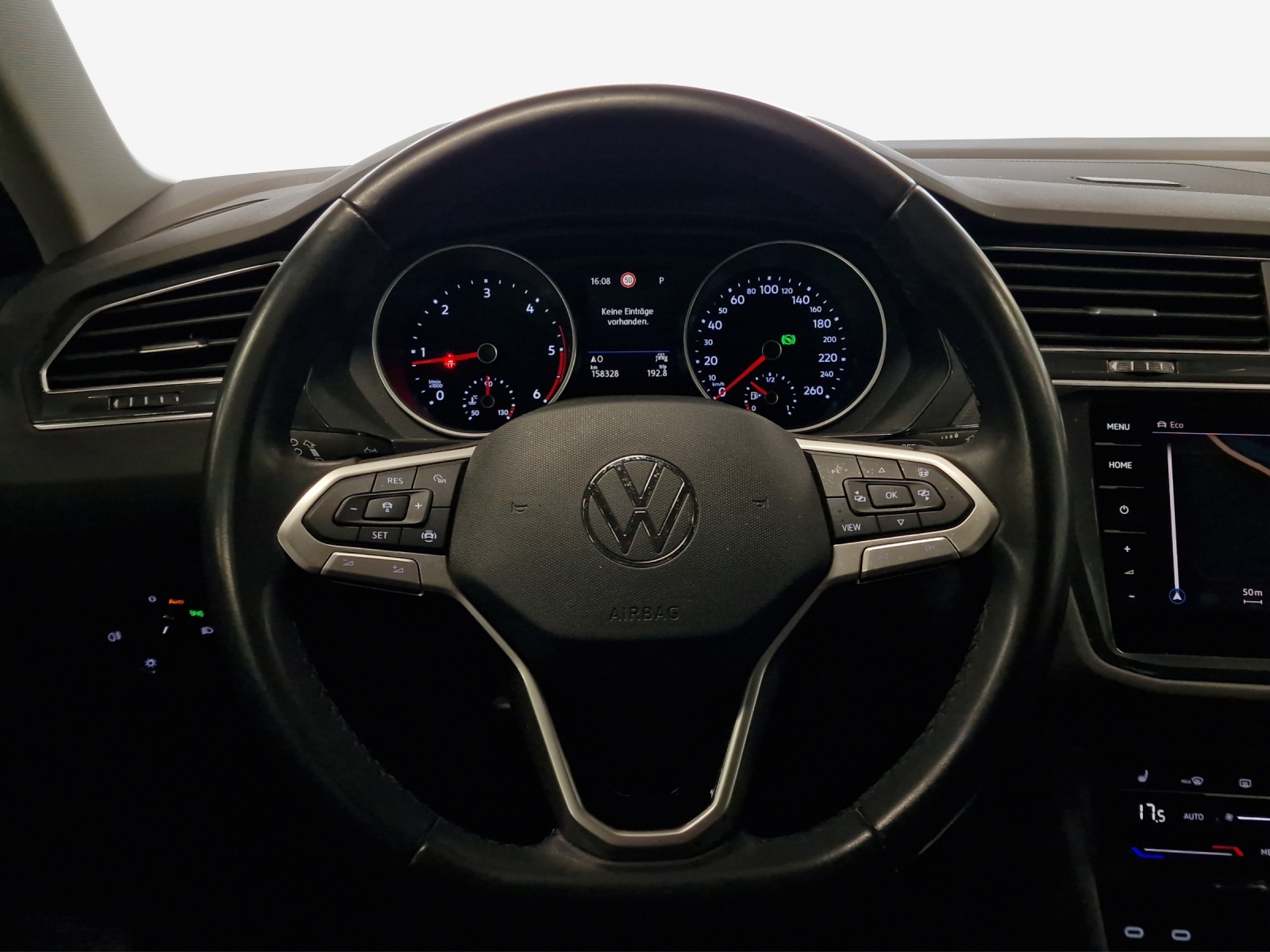 VW Tiguan 2.0 TDI SCR Life 4Motion DSG-image-9