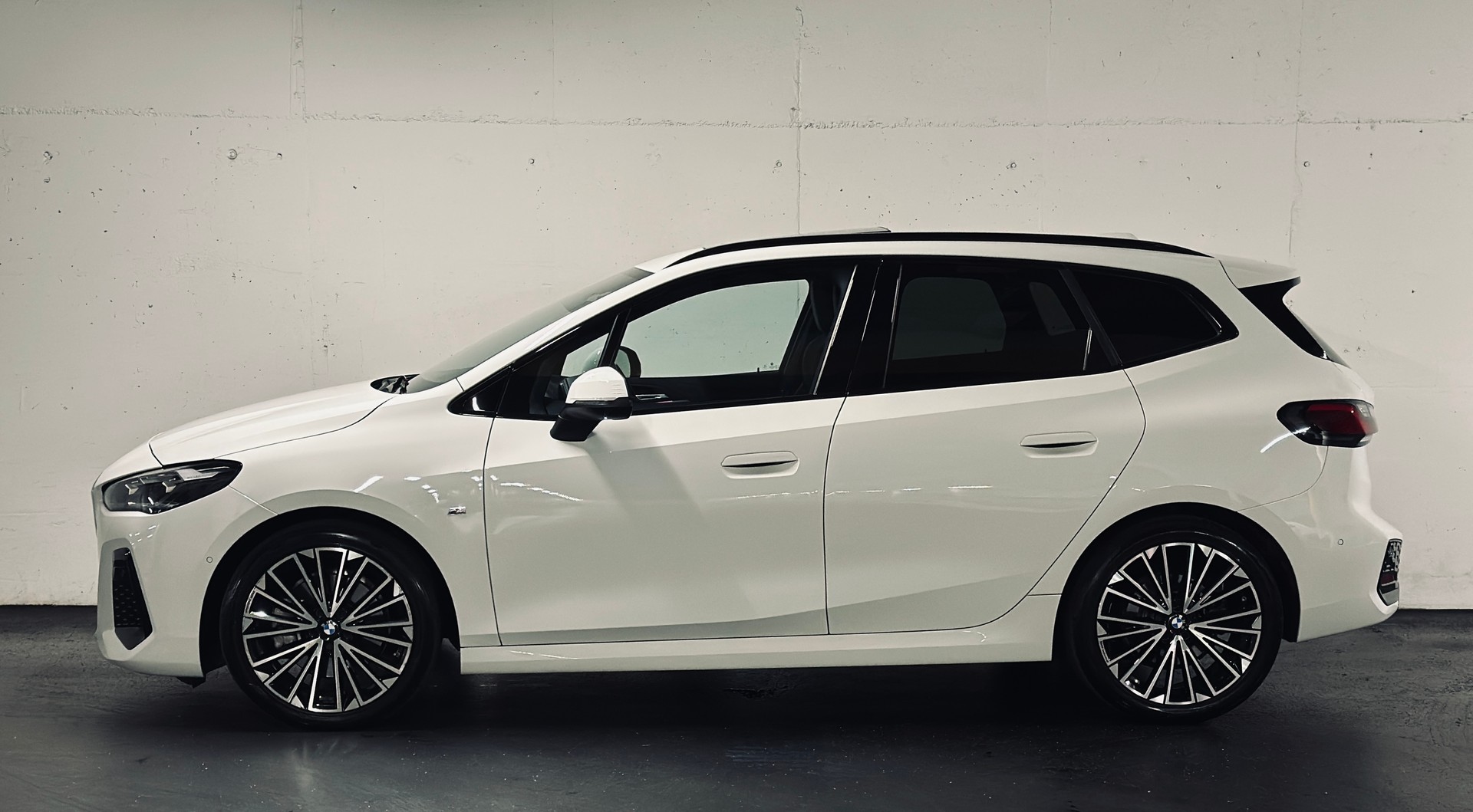 BMW 223i Active Tourer M-Sport SDKG-image-4