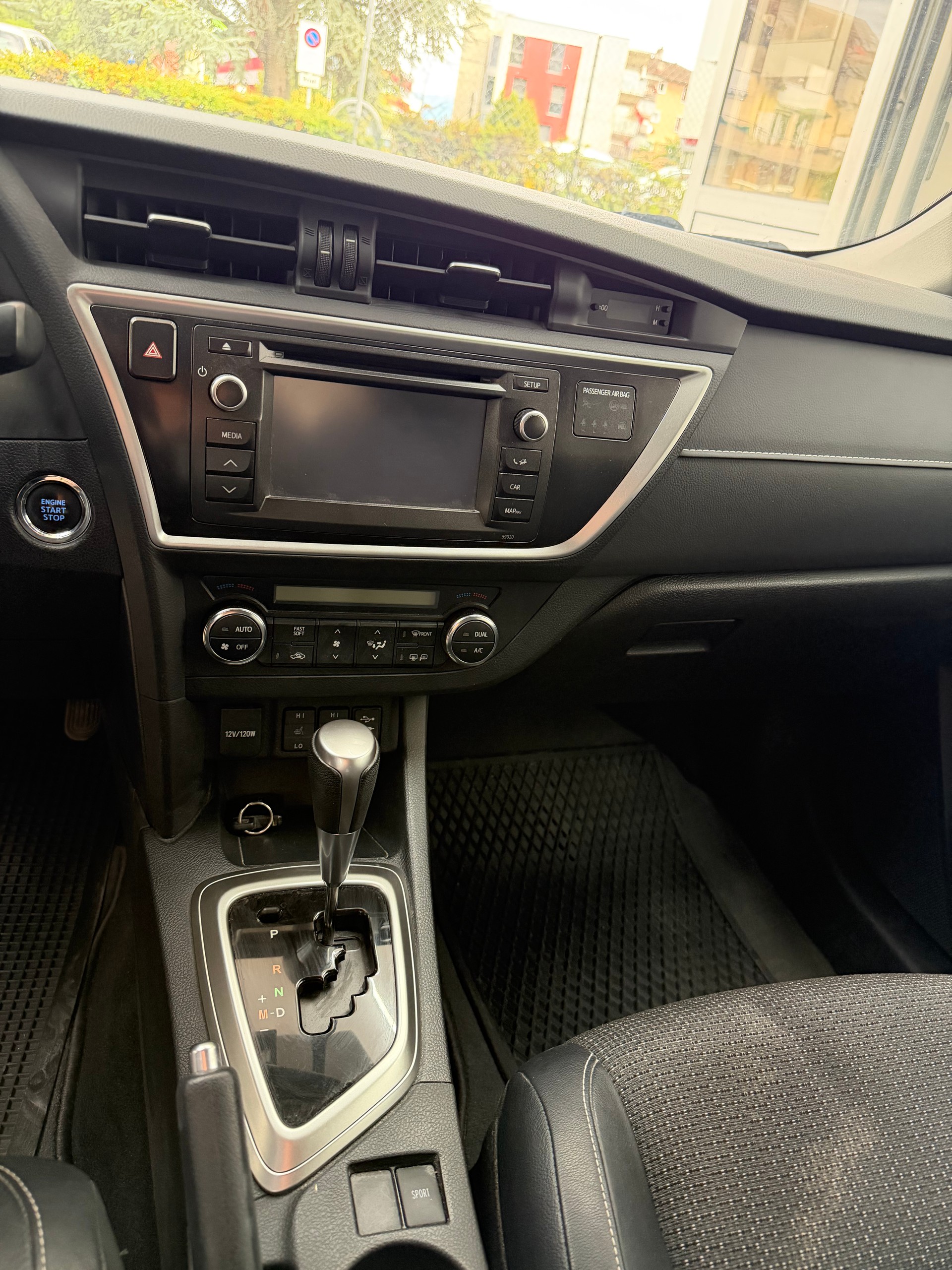 TOYOTA Auris 1.6 Luna Multidrive-image-8