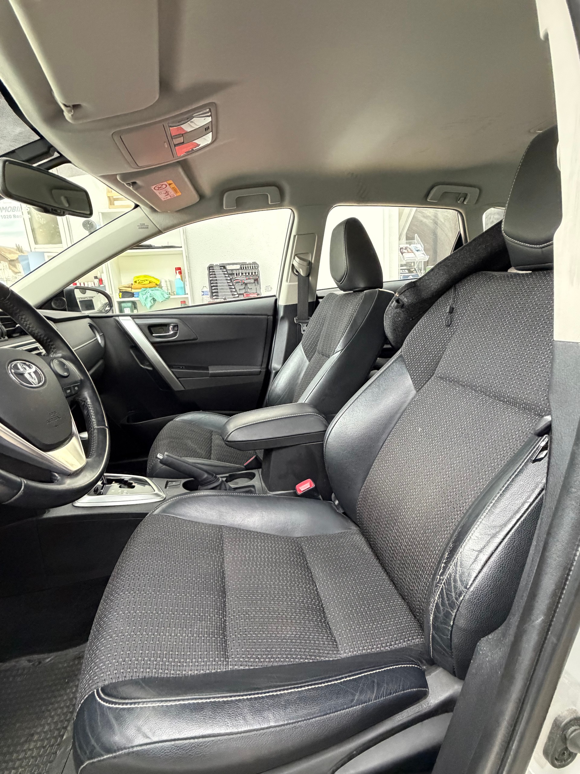 TOYOTA Auris 1.6 Luna Multidrive-image-9