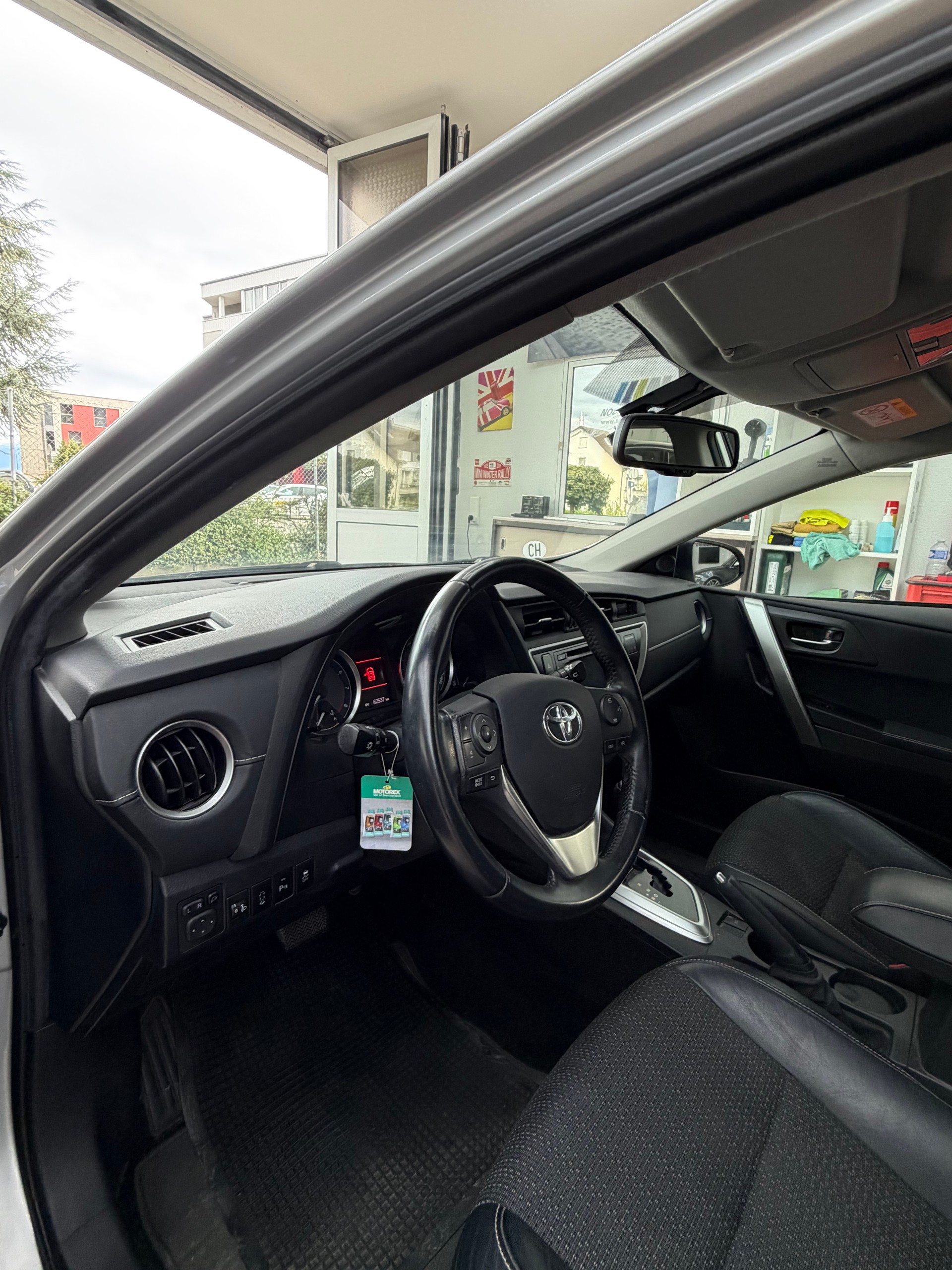TOYOTA Auris 1.6 Luna Multidrive-image-10