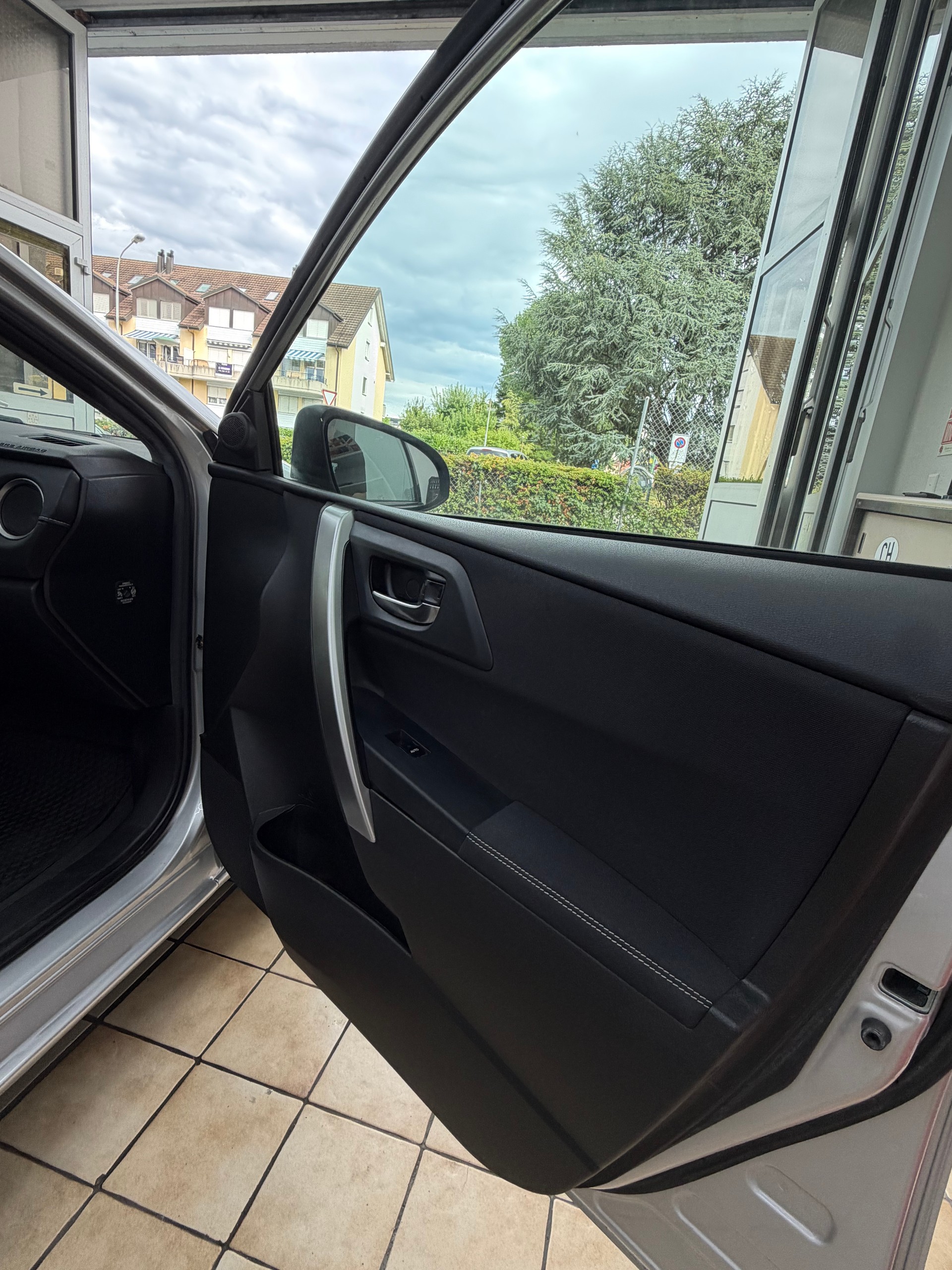TOYOTA Auris 1.6 Luna Multidrive-image-12
