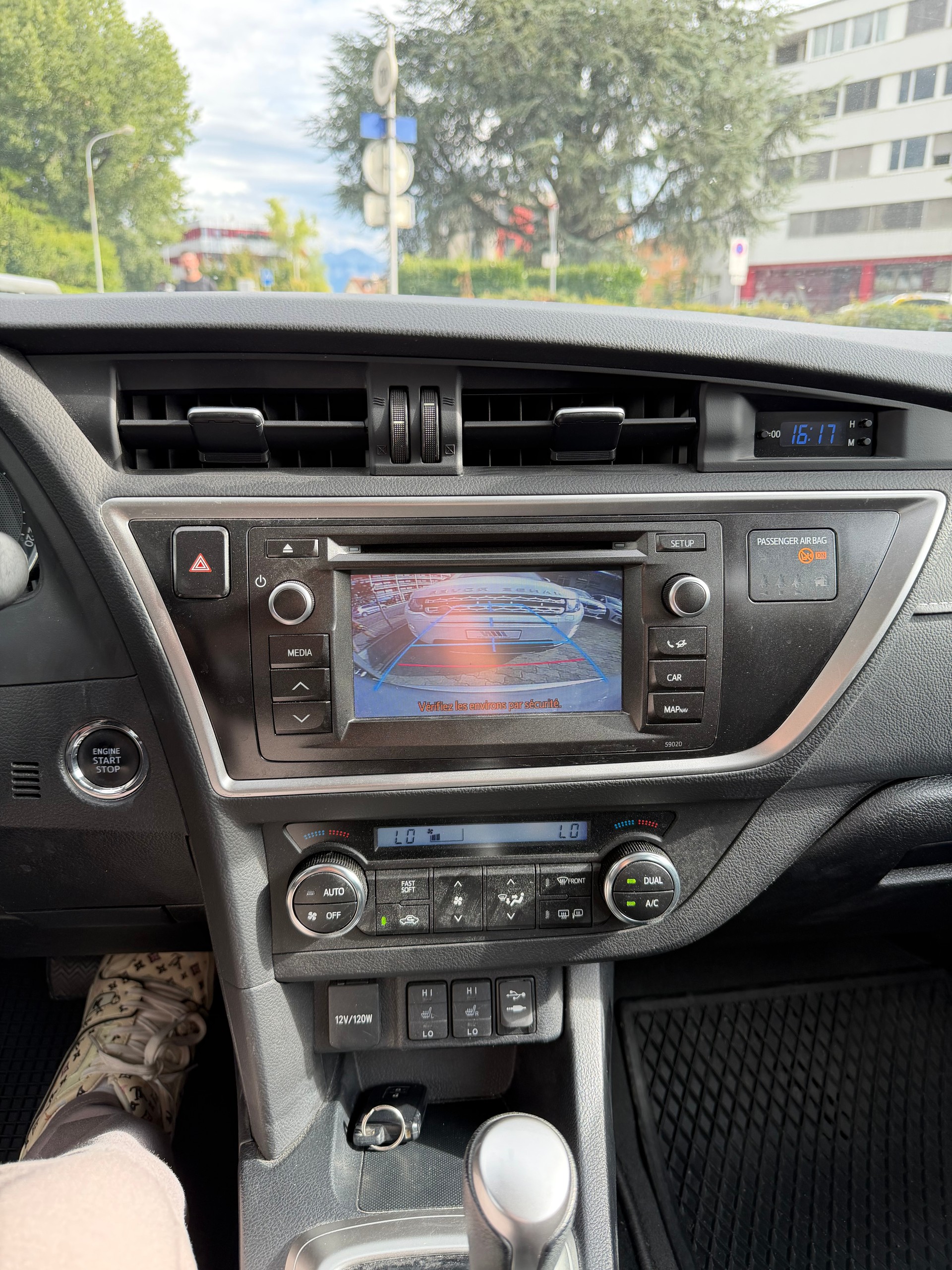 TOYOTA Auris 1.6 Luna Multidrive-image-13