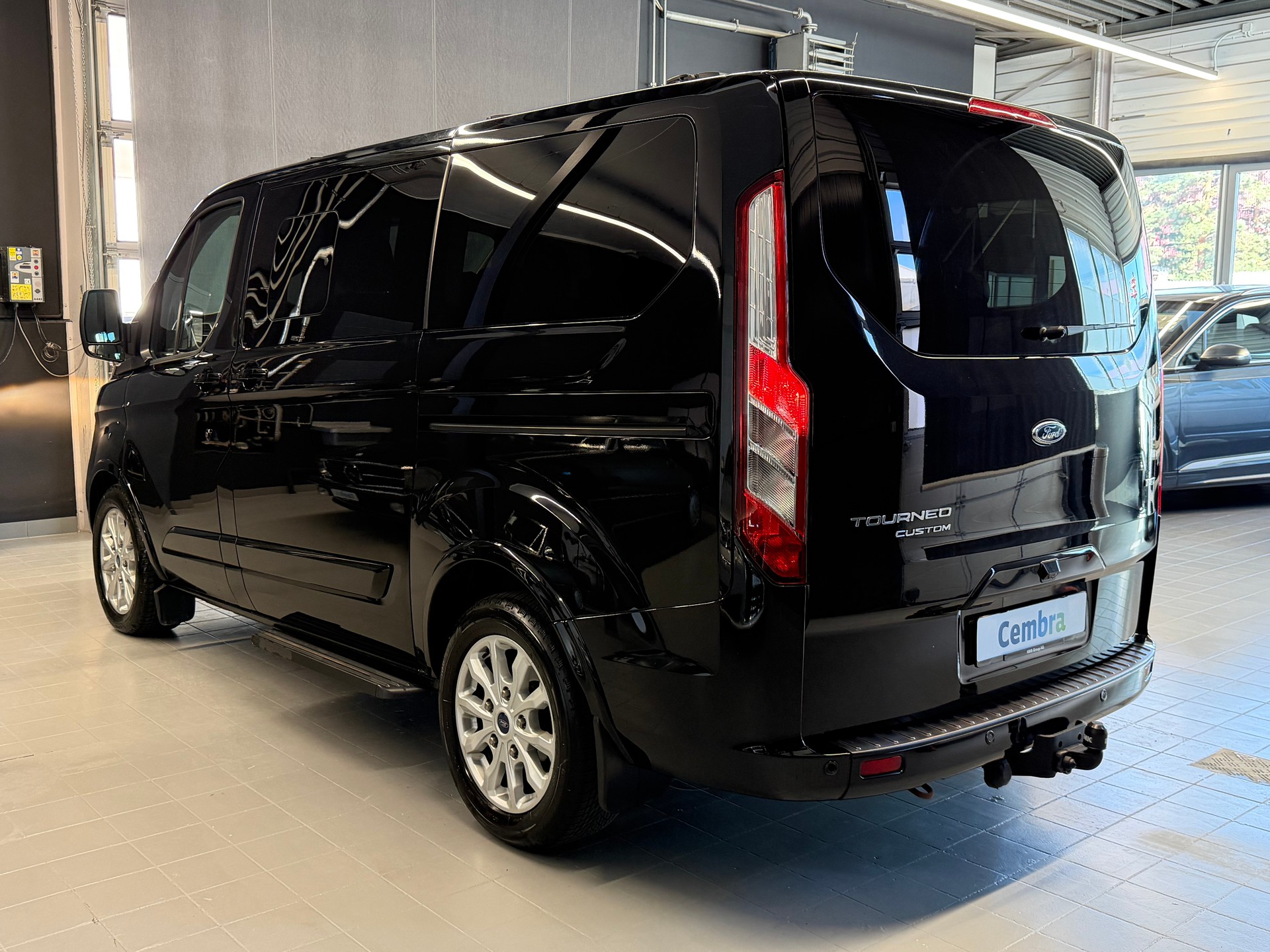 FORD Tourneo Custom 310 L1H1 Titanium SelectShift A-image-4