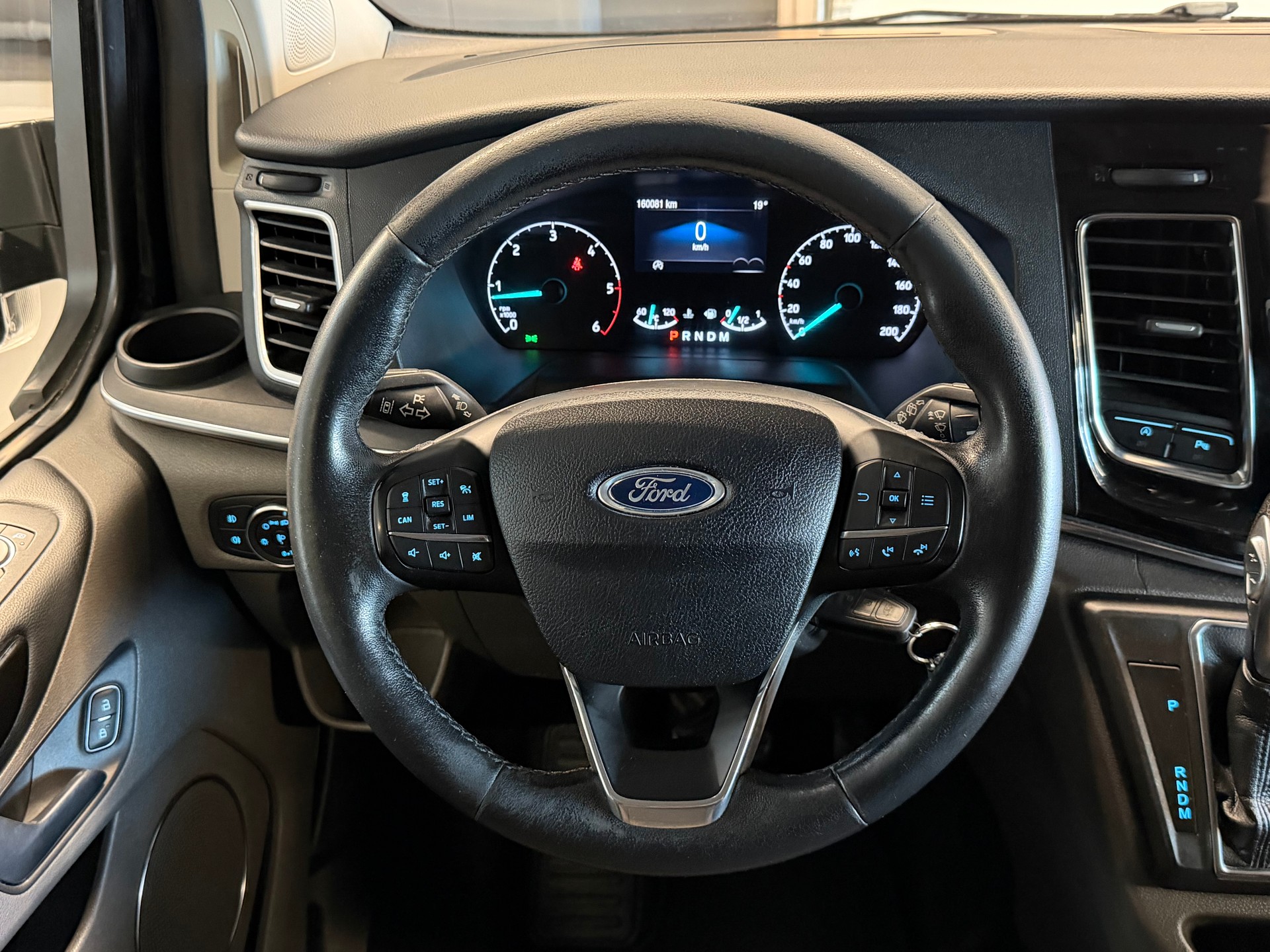 FORD Tourneo Custom 310 L1H1 Titanium SelectShift A-image-17