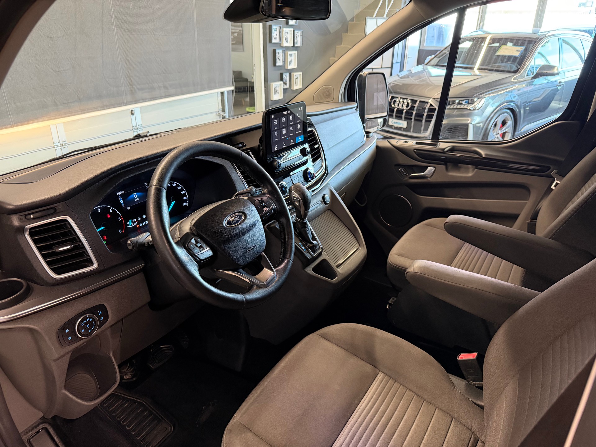 FORD Tourneo Custom 310 L1H1 Titanium SelectShift A-image-9