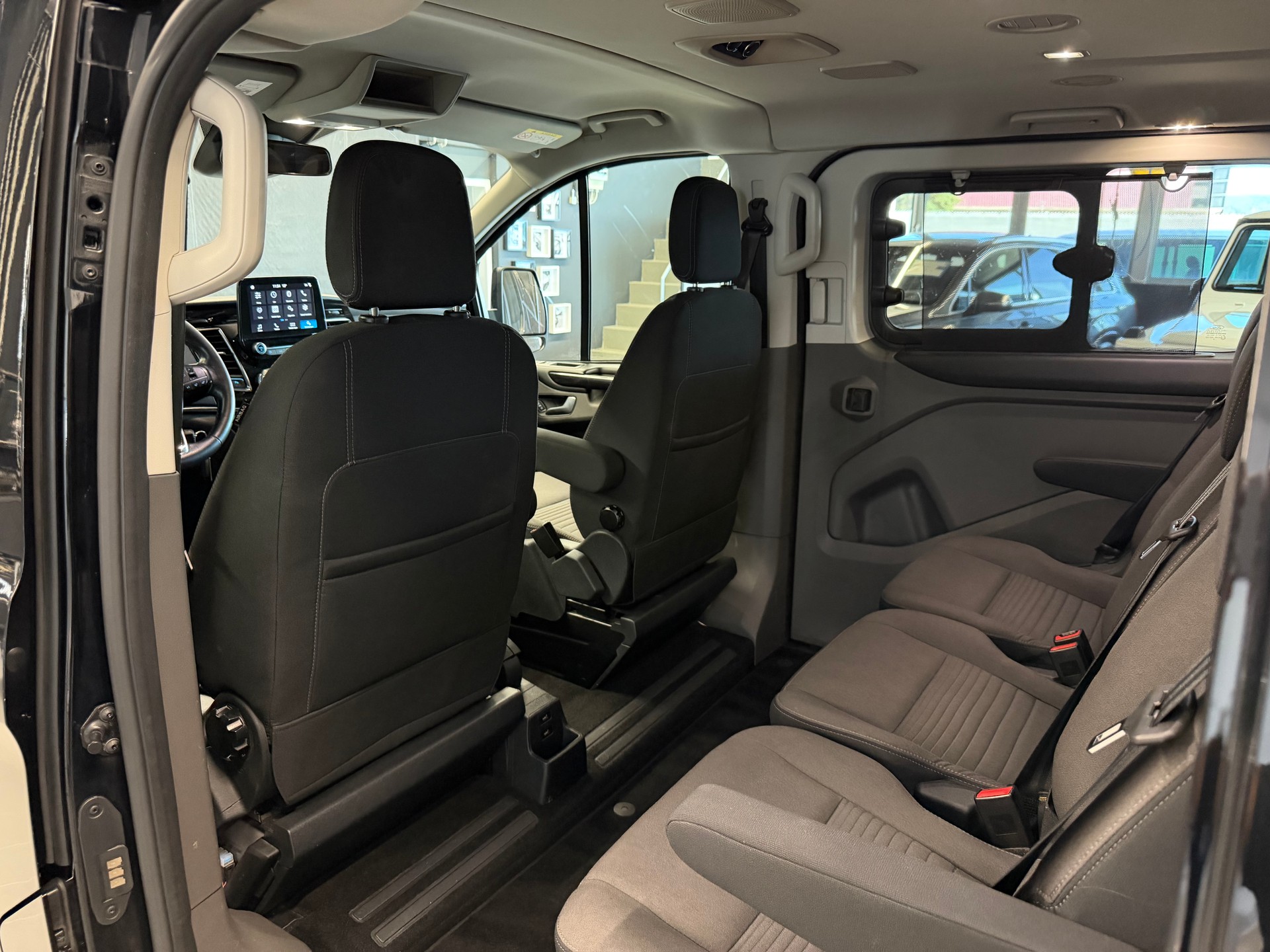 FORD Tourneo Custom 310 L1H1 Titanium SelectShift A-image-20