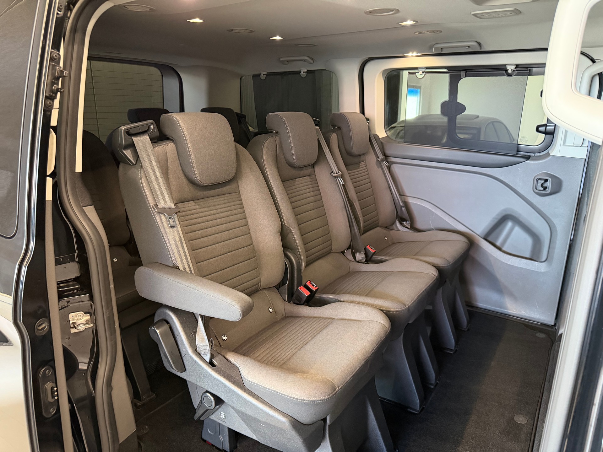 FORD Tourneo Custom 310 L1H1 Titanium SelectShift A-image-23