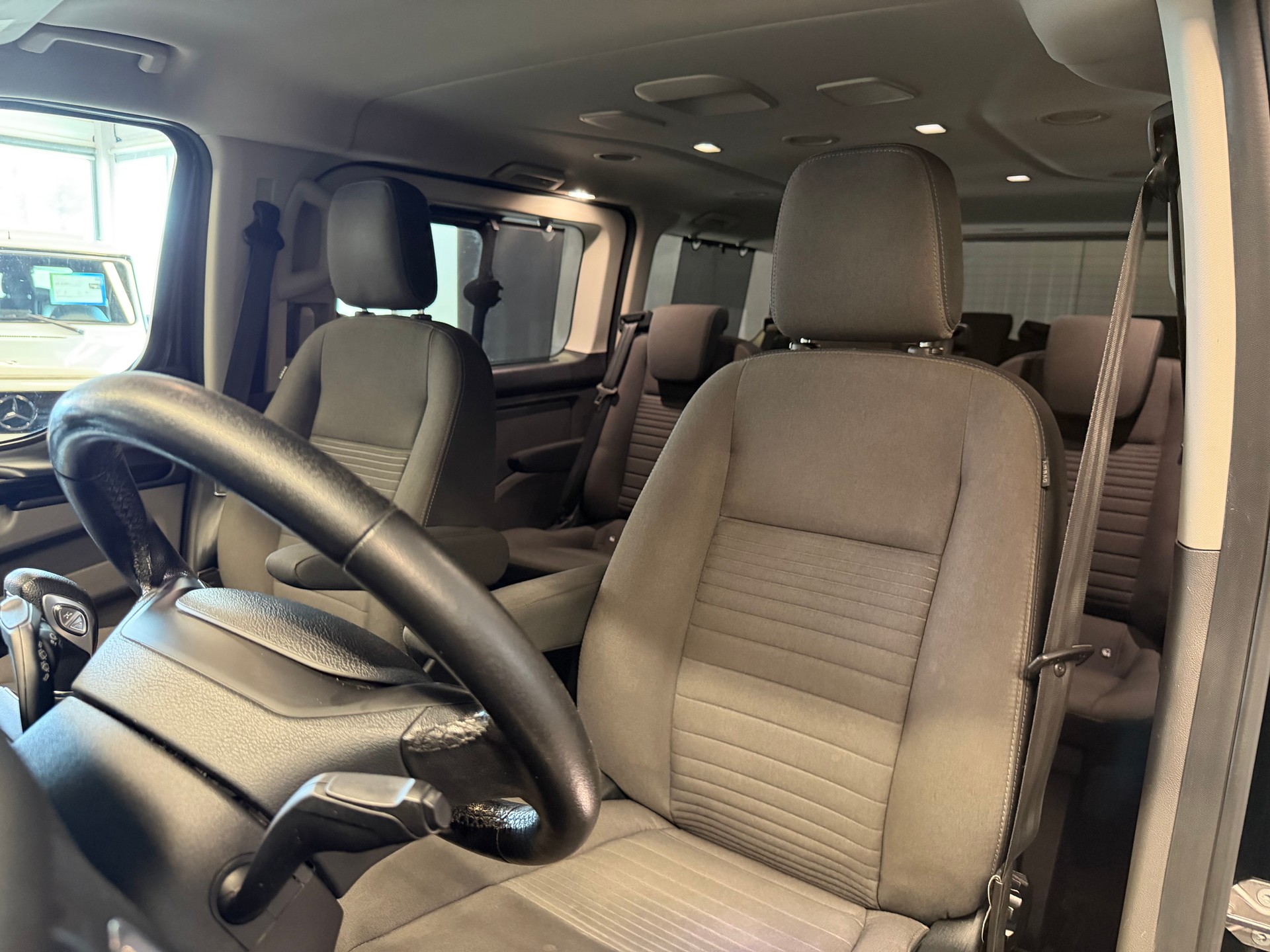 FORD Tourneo Custom 310 L1H1 Titanium SelectShift A-image-10