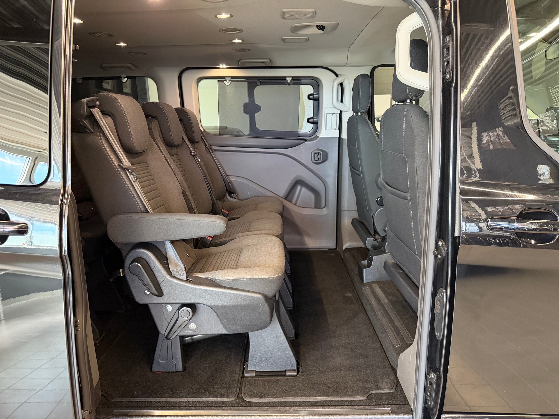 FORD Tourneo Custom 310 L1H1 Titanium SelectShift A-image-22