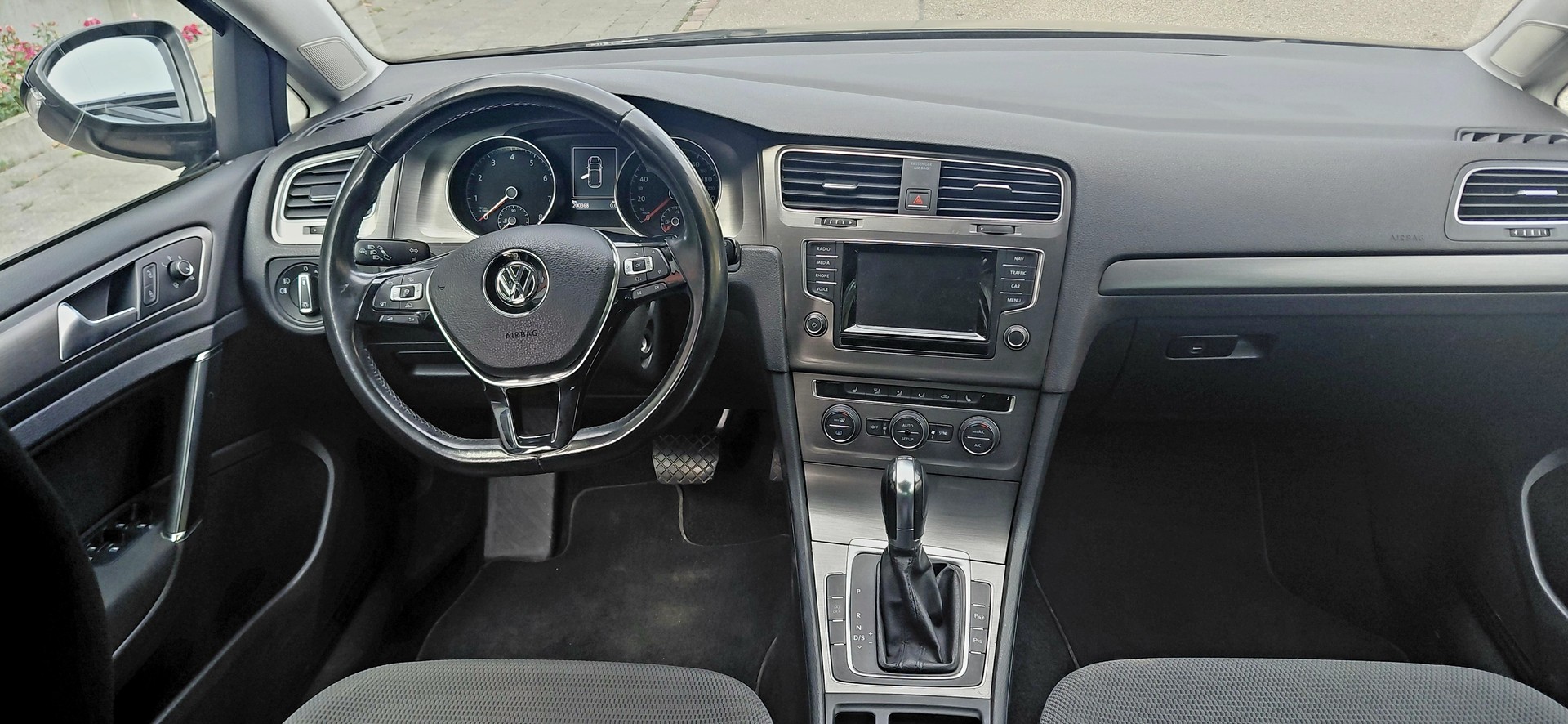 VW Golf 1.4 TSI 5 Highline DSG-image-8