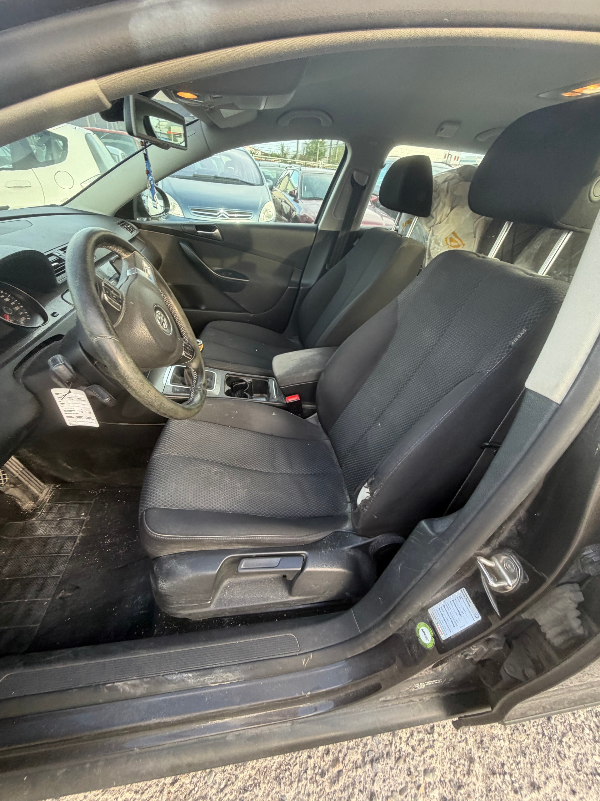 VW Passat Variant 2.0 TDI BlueMotion Value-image-9