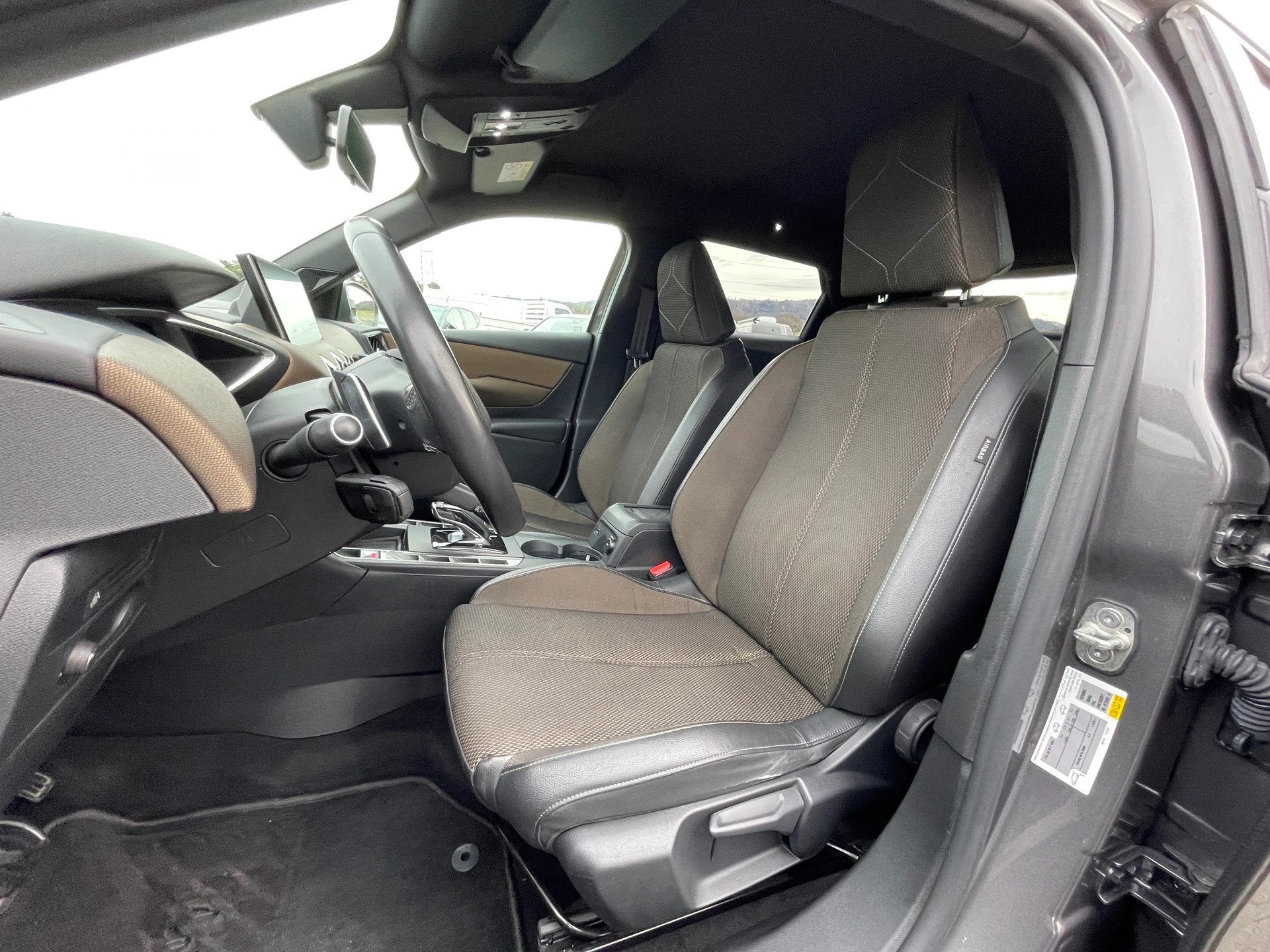 DS AUTOMOBILES DS 3 Crossback 1.2 PureTech SO Chic EAT8-image-11
