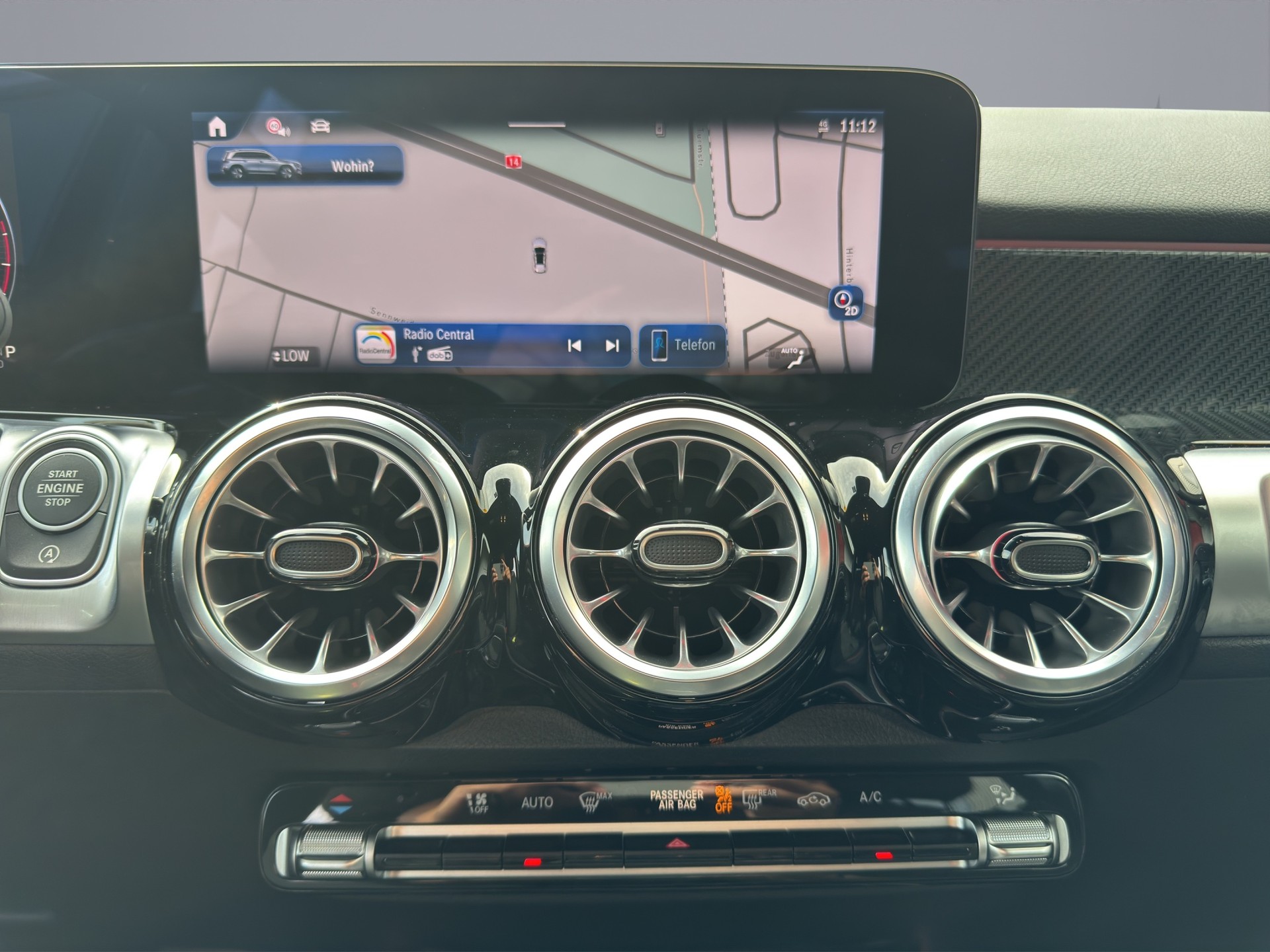 MERCEDES-BENZ GLB 200-image-16