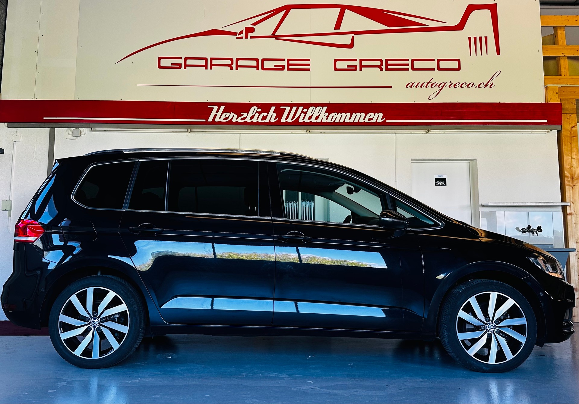 VW Touran 1.4 TSI BlueMotion Technology Highline DSG-image-1