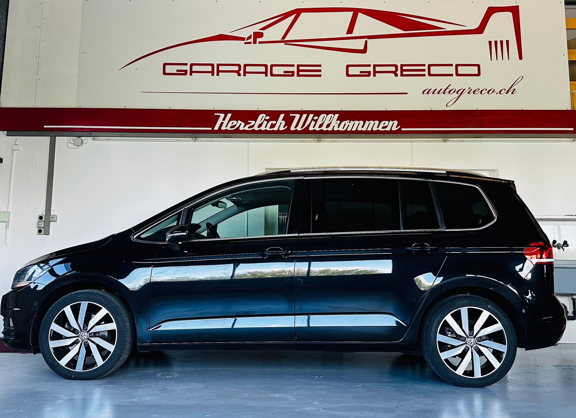 VW Touran 1.4 TSI BlueMotion Technology Highline DSG-image-0