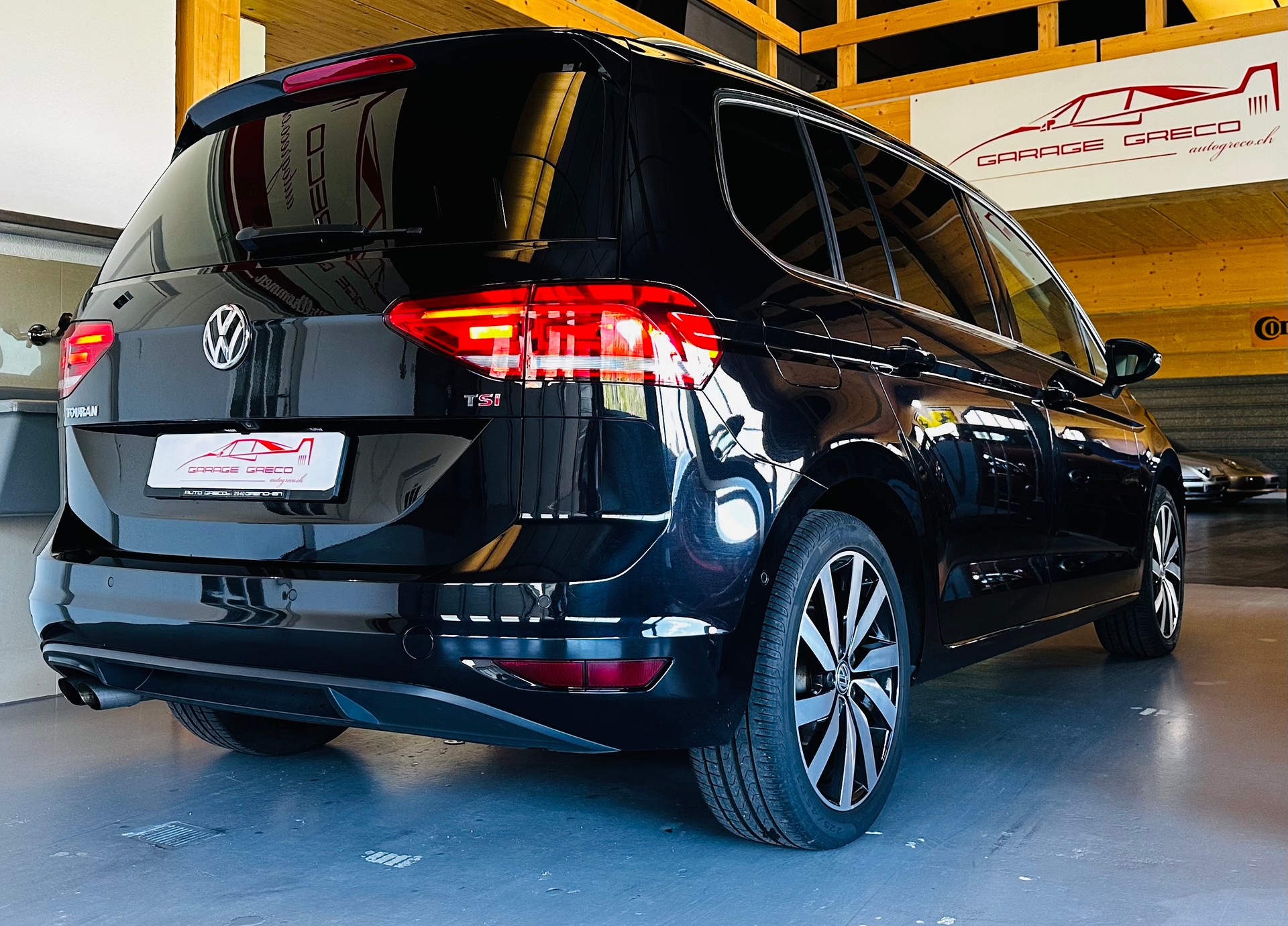 VW Touran 1.4 TSI BlueMotion Technology Highline DSG-image-7
