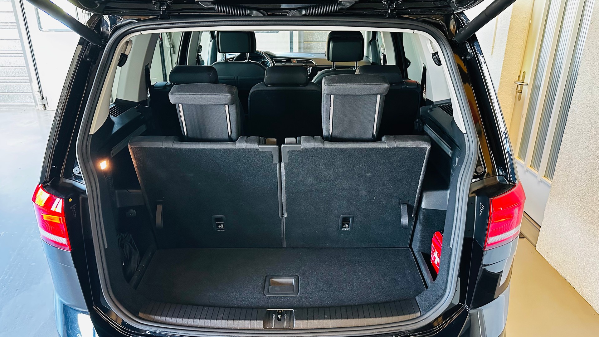 VW Touran 1.4 TSI BlueMotion Technology Highline DSG-image-10
