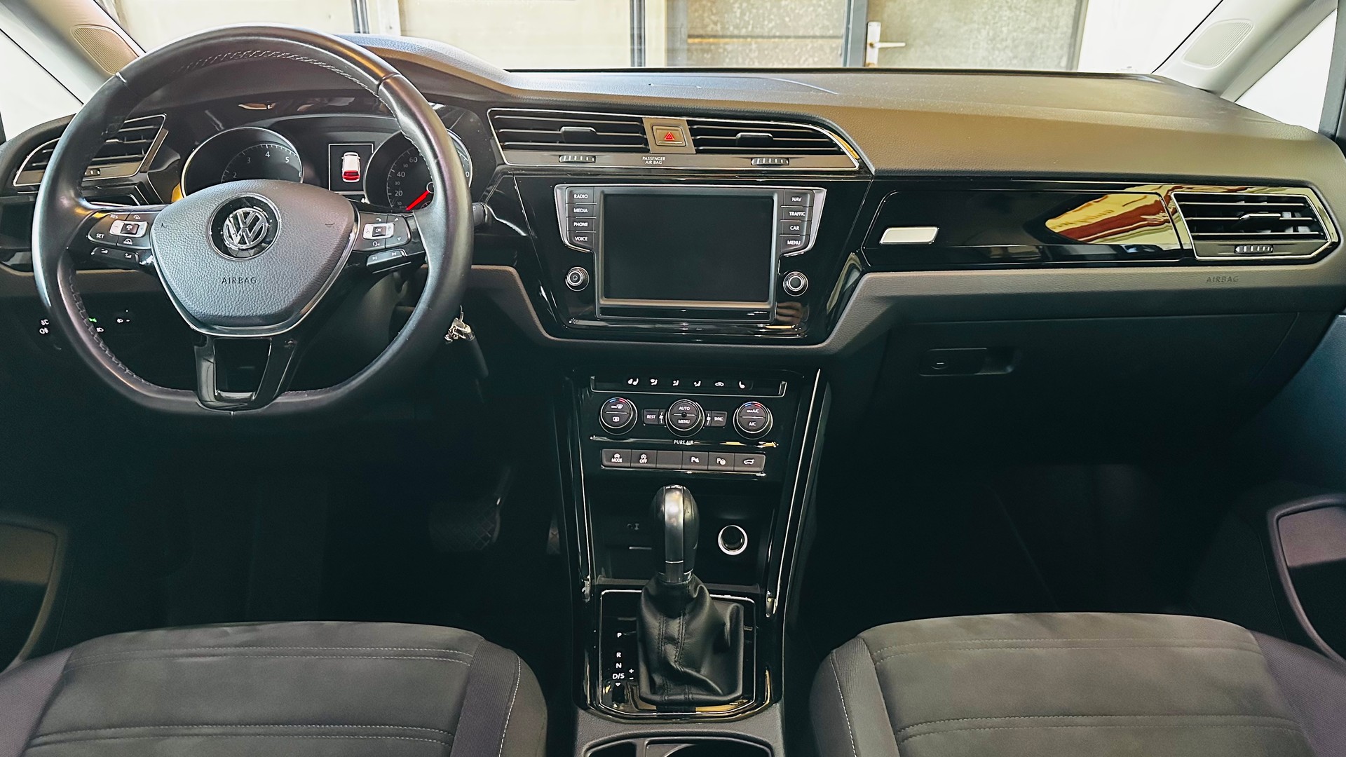 VW Touran 1.4 TSI BlueMotion Technology Highline DSG-image-11