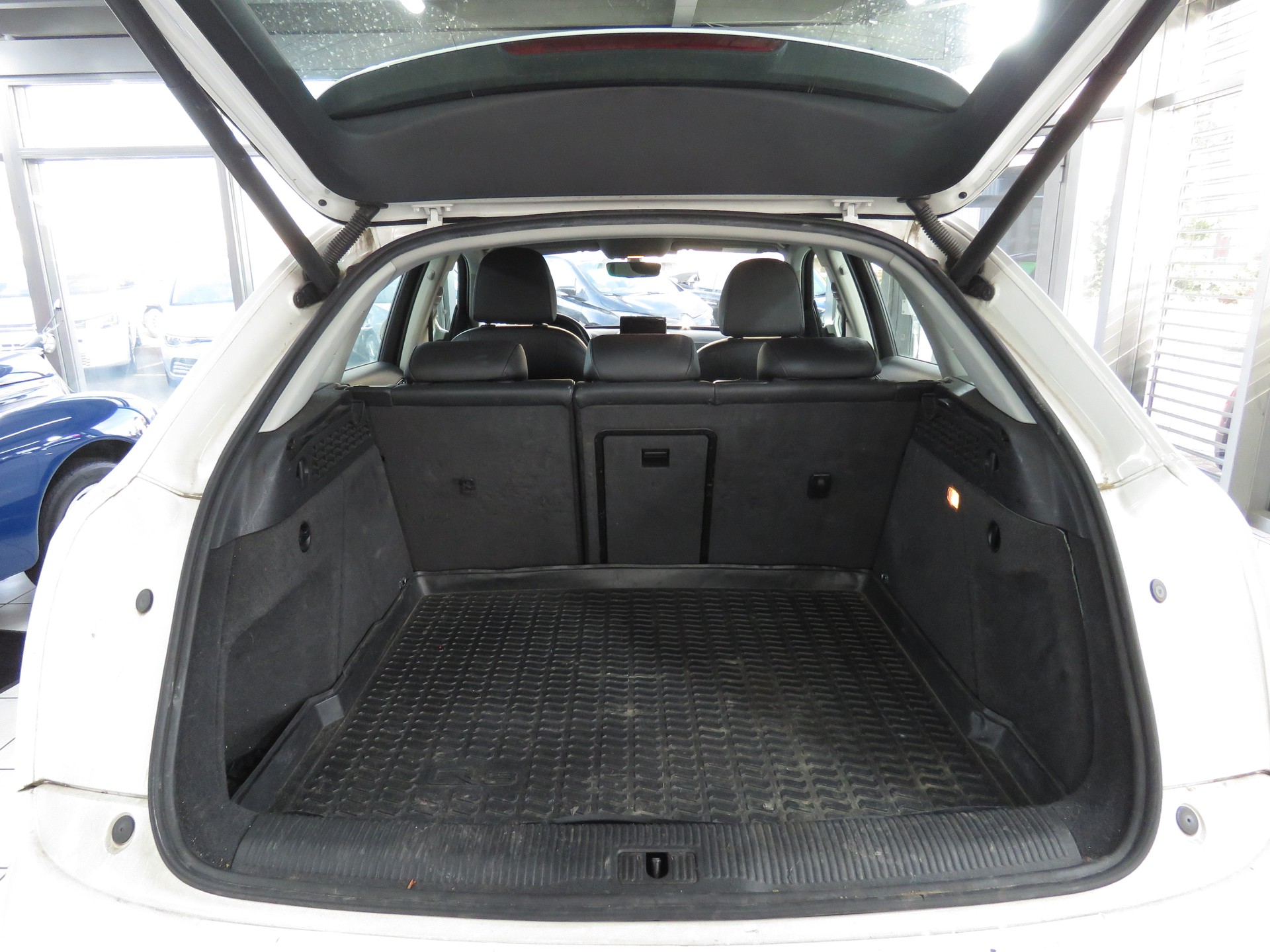 AUDI Q3 2.0 TDI Quattro S-tronic (Automat) ab Platz, Fixpreis !!!-image-9