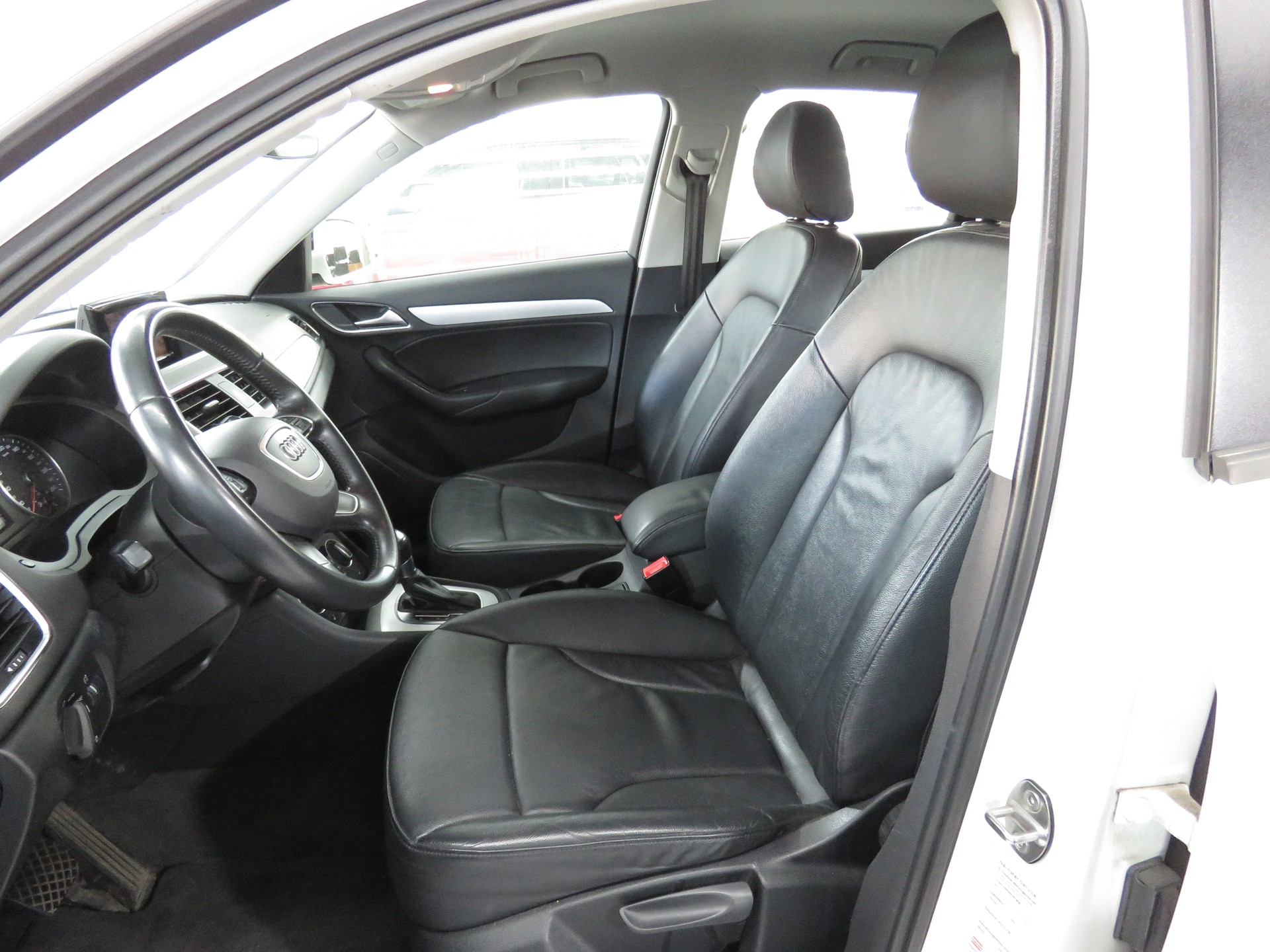 AUDI Q3 2.0 TDI Quattro S-tronic (Automat) ab Platz, Fixpreis !!!-image-7