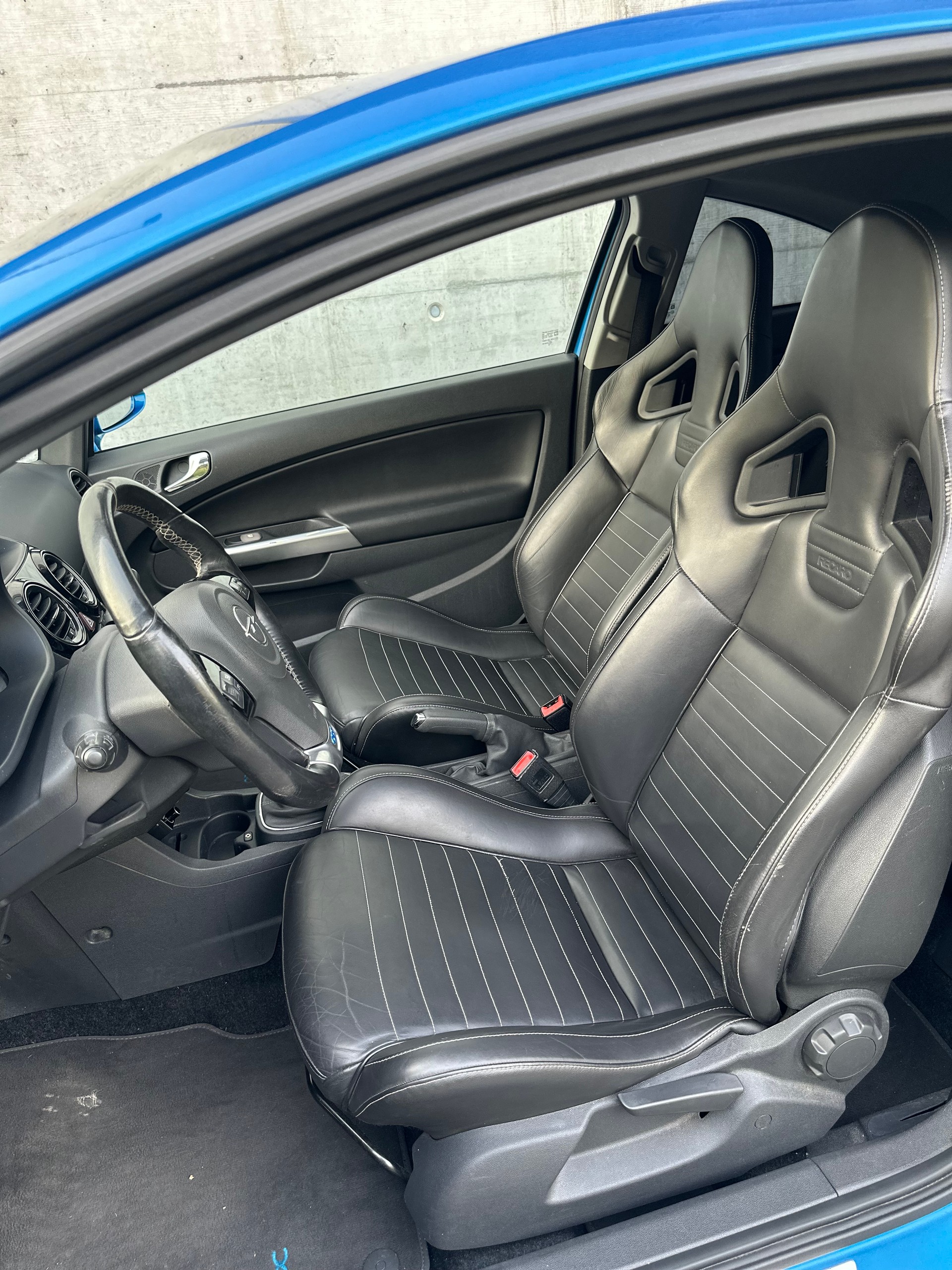 OPEL Corsa 1.6 Turbo OPC-image-10