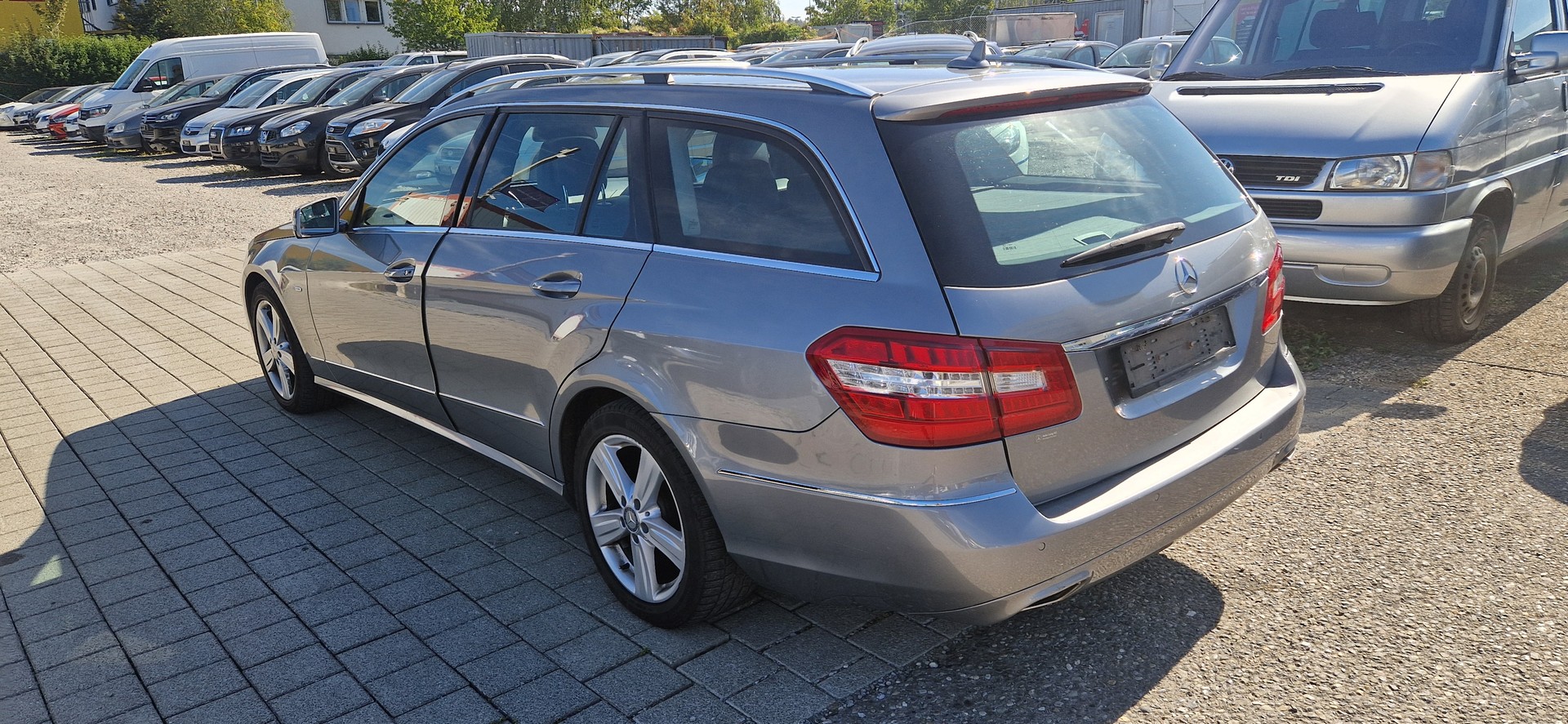 MERCEDES-BENZ E 250 CDI BlueEfficiency Elégance 4Matic 7G-Tronic-image-4